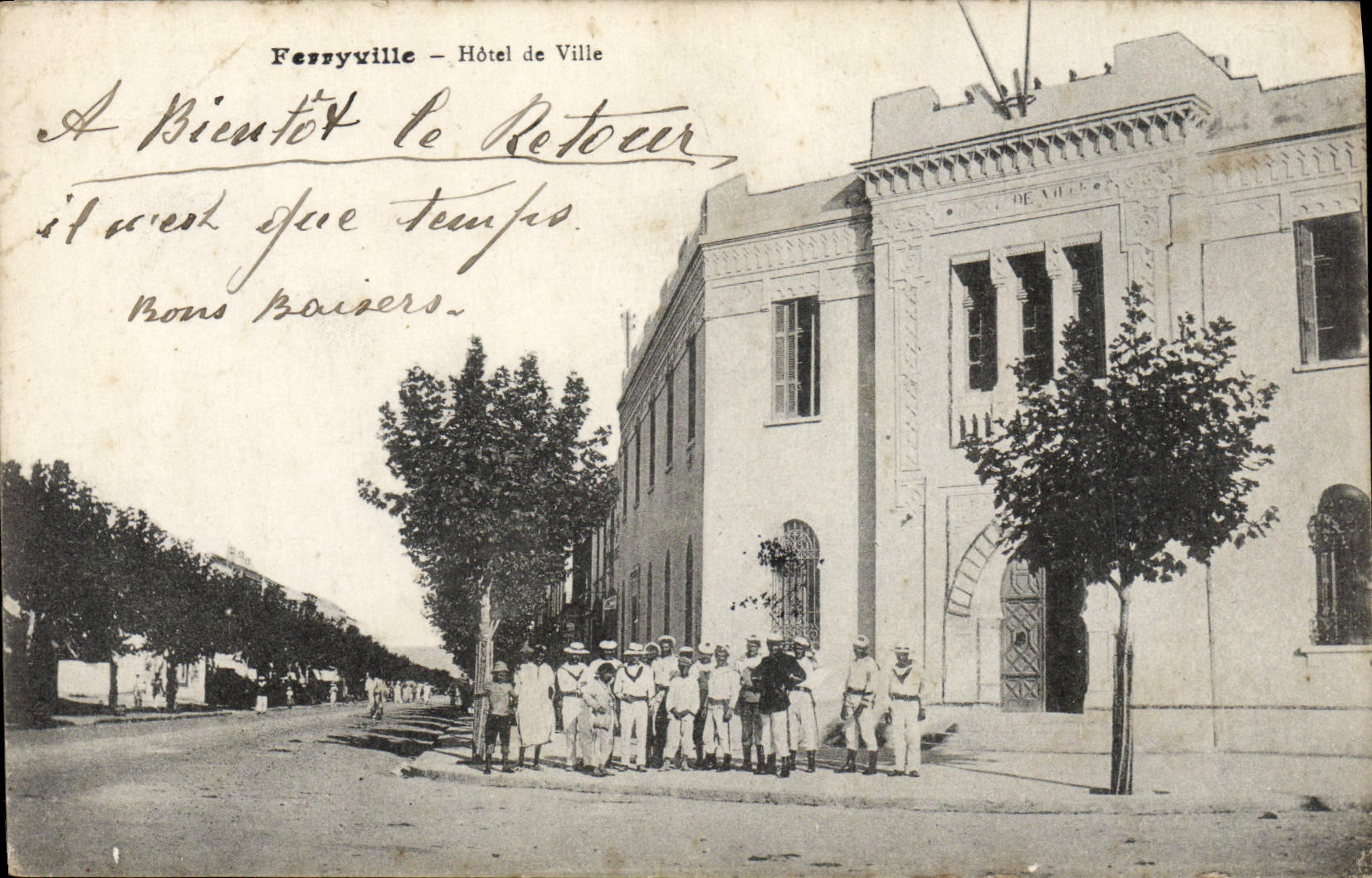 Soldados de Militaria del ayuntamiento de Feryville de la POSTAL de la VENDIMIA