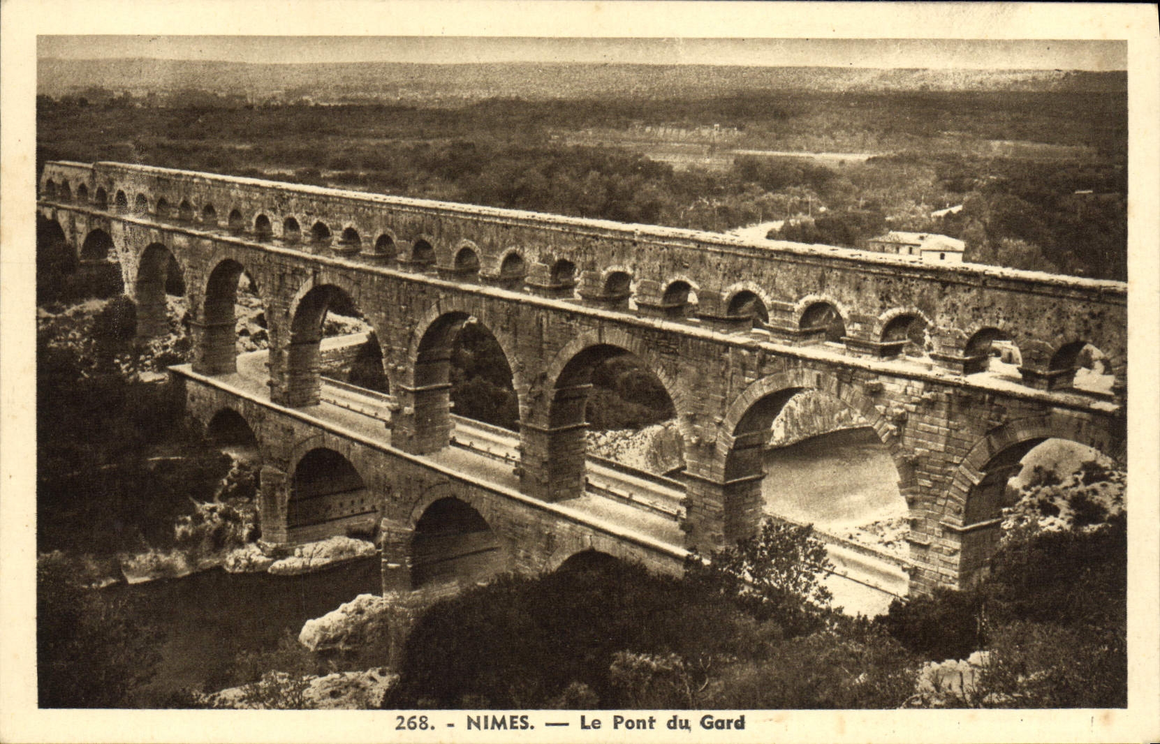 CPA Nimes Le Pont du Gard 