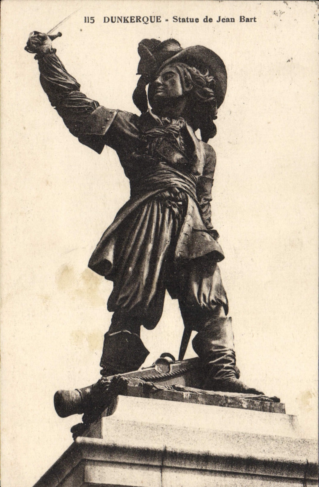 CPA Dunkerque Statue de Jean Bart