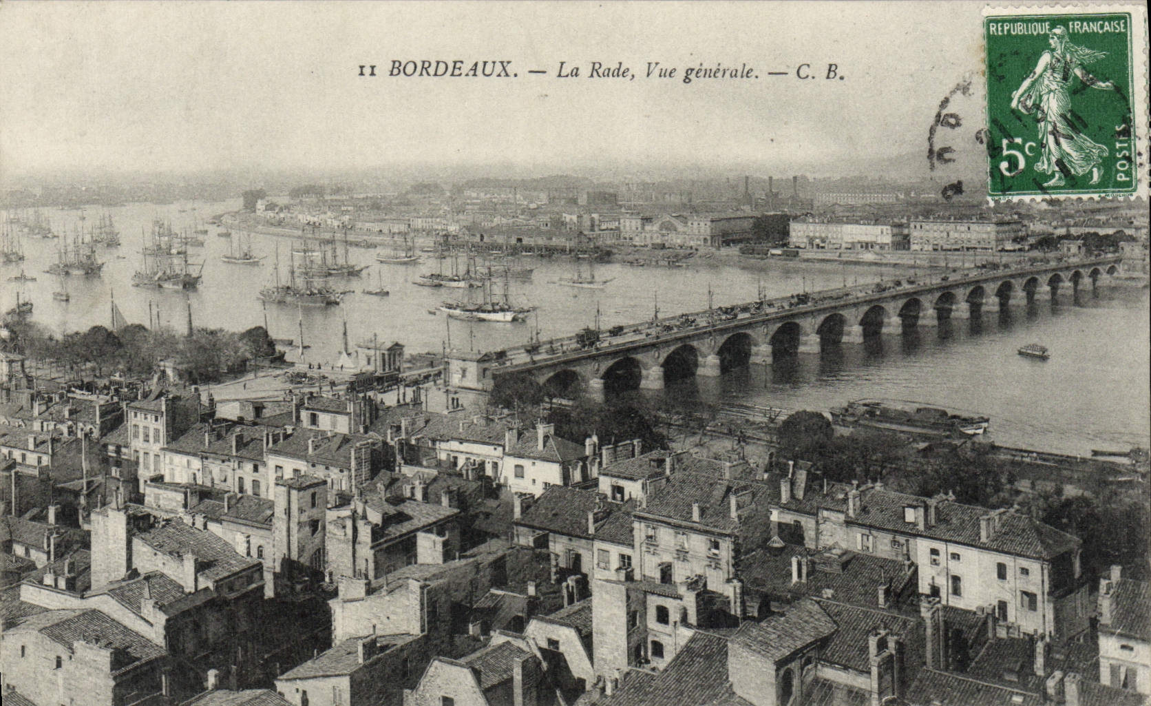 VINTAGE POSTCARD Bordeaux Roads View Boats