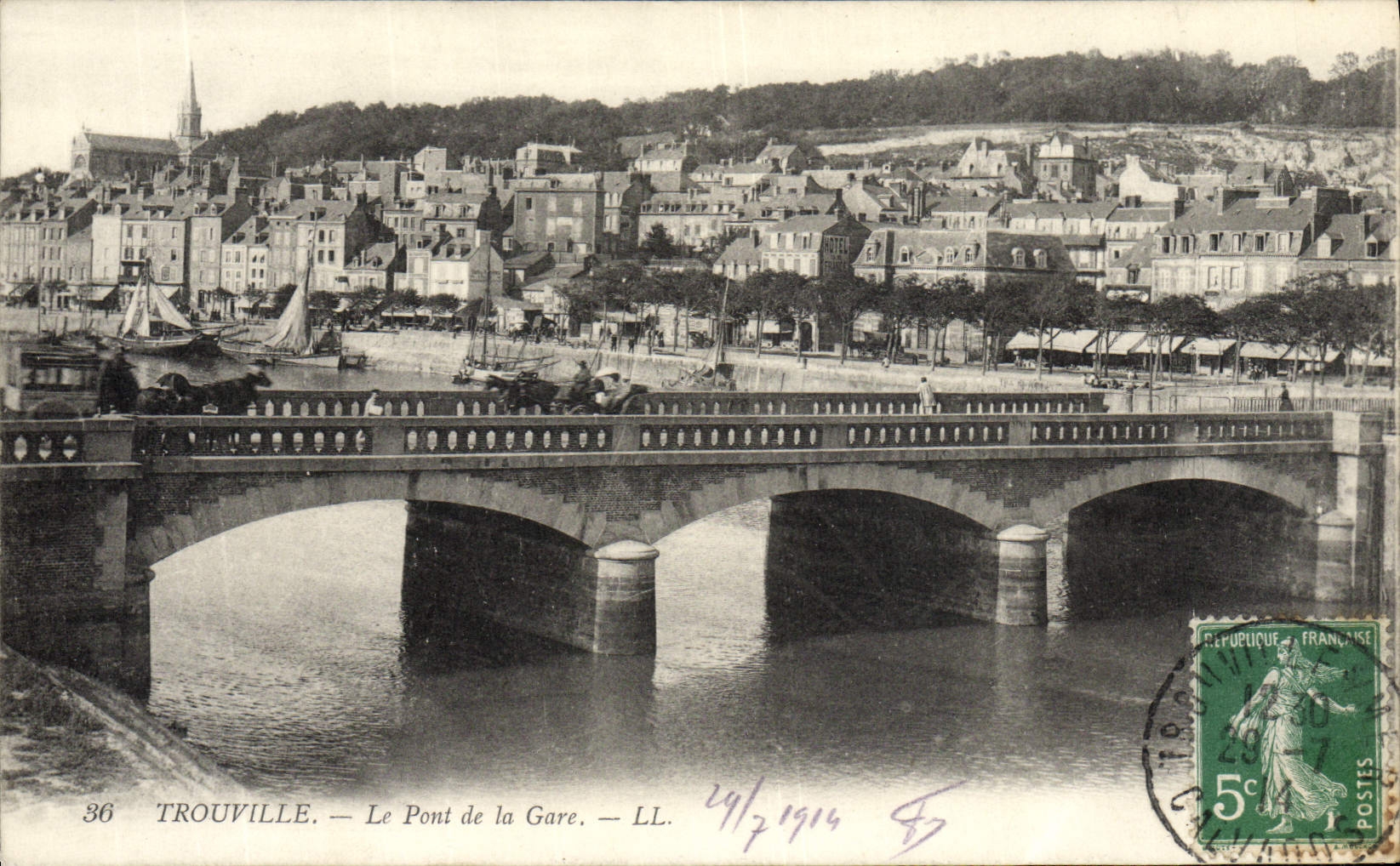 POSTAL Trouville de la VENDIMIA el puente de la estación