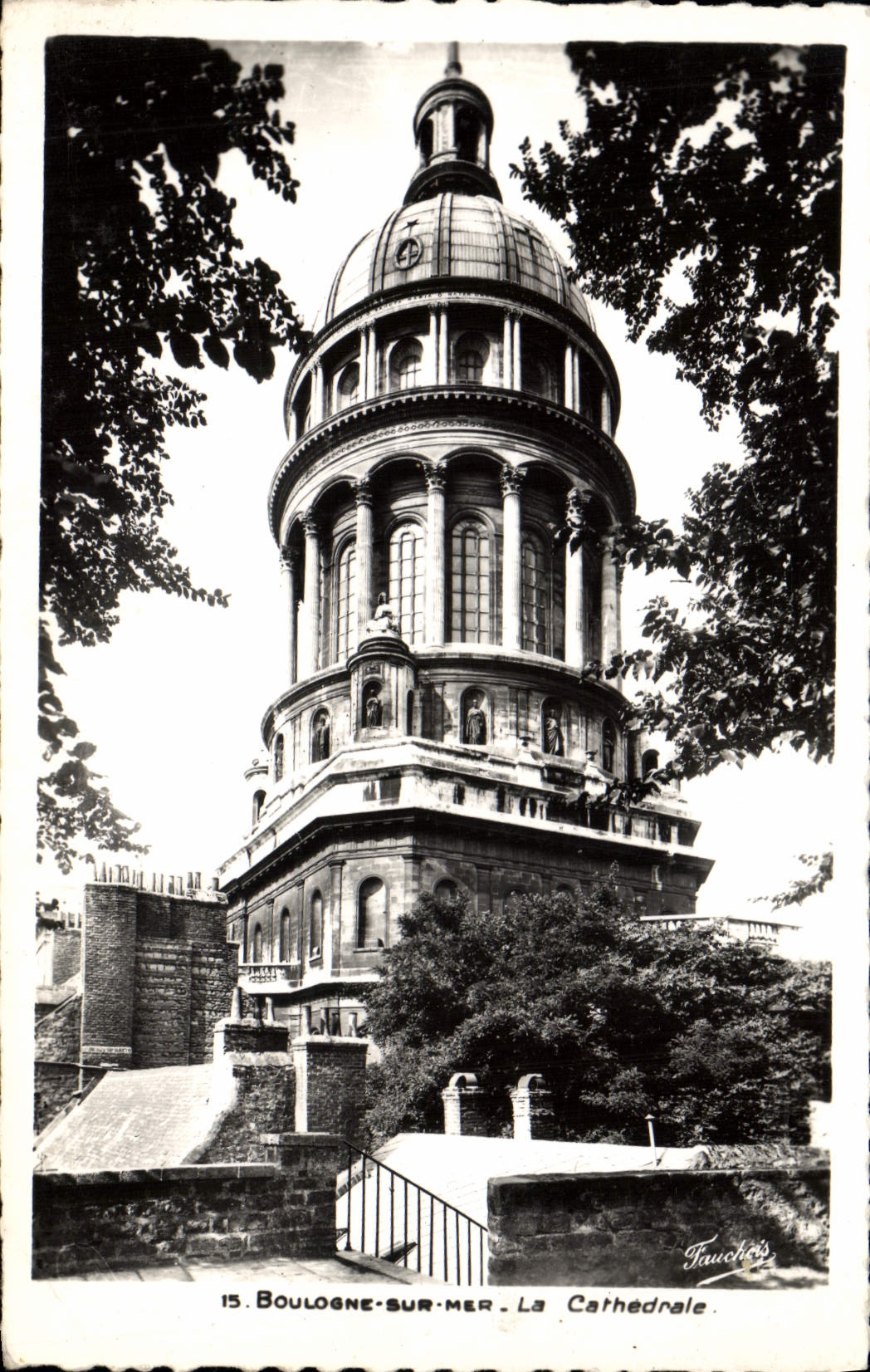 CPA Boulogne sur Mer La Cathedrale 