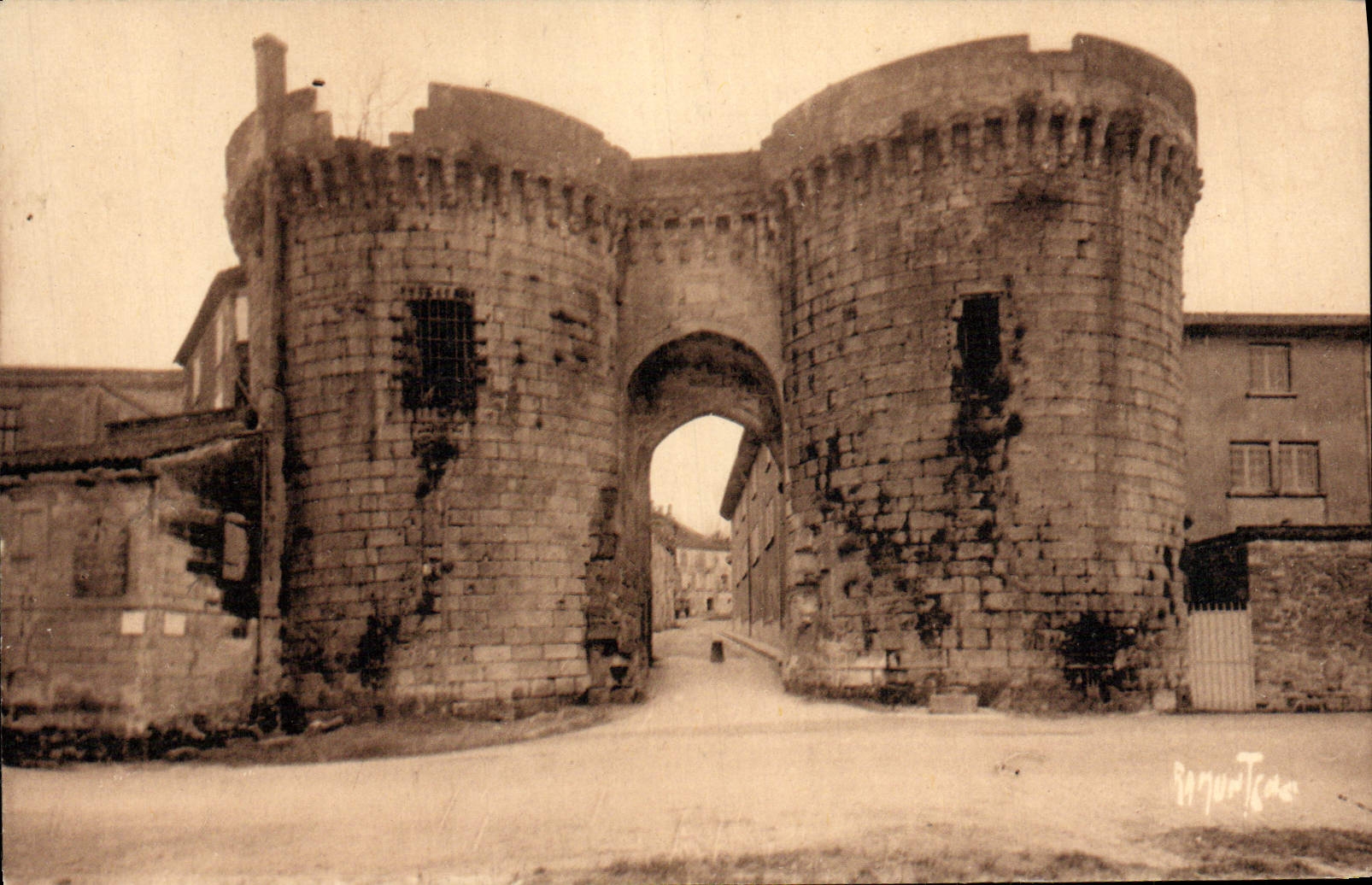 VINTAGE POSTCARD Cognac Quay of the Port
