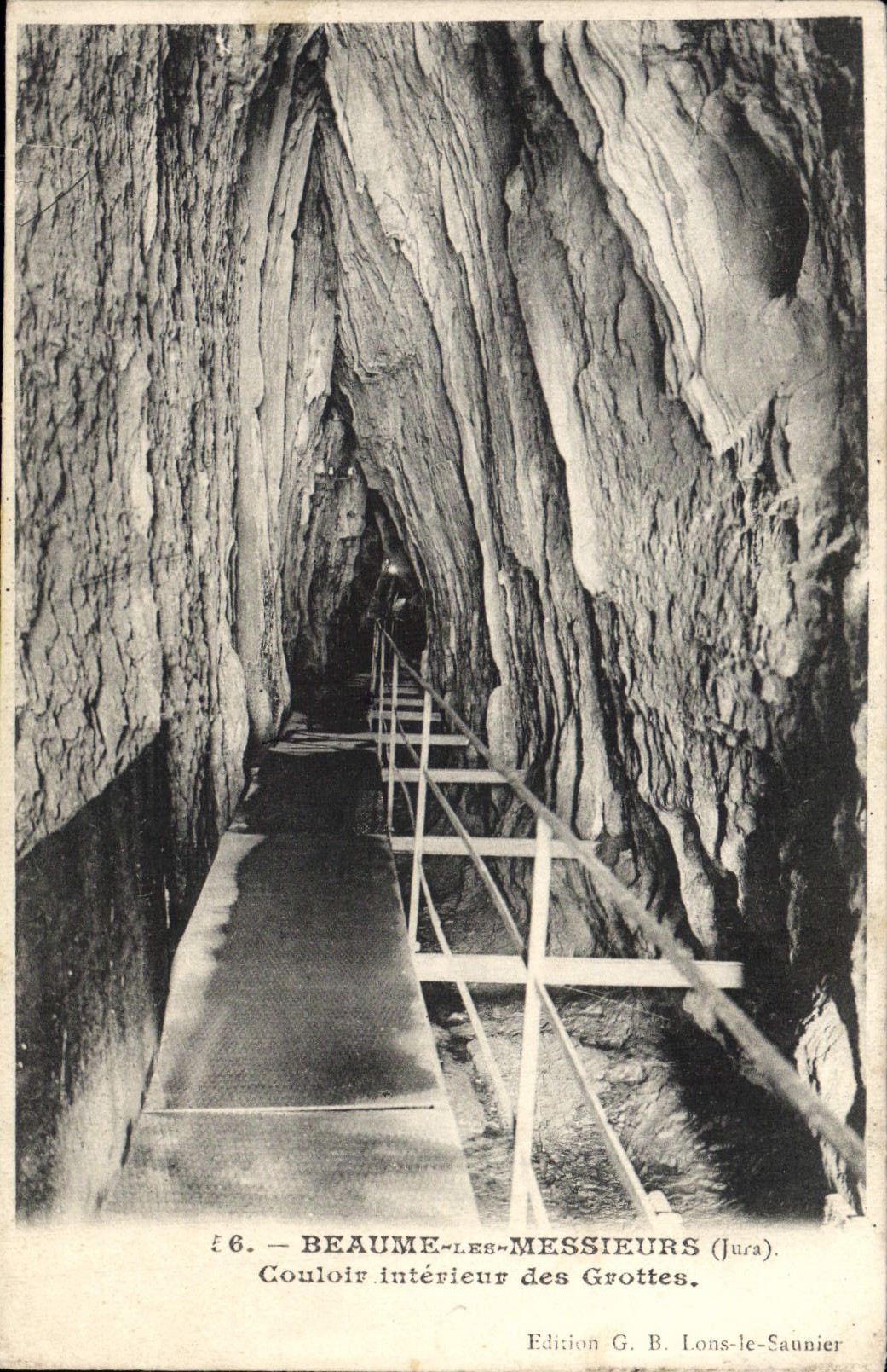 VINTAGE POSTCARD Balsam the Sirs Interior Couloir of the Caves