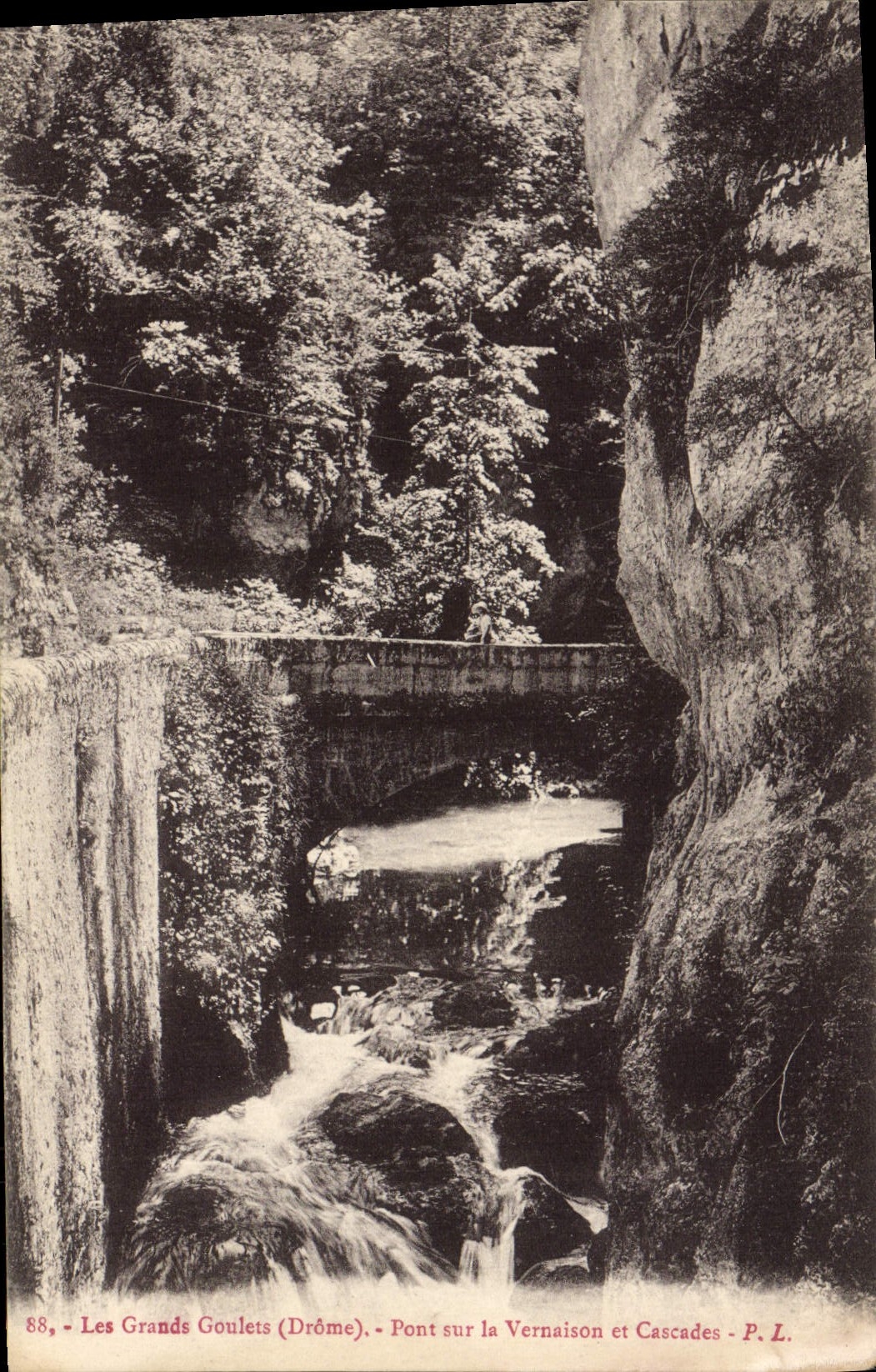 VINTAGE POSTCARD the Great Narrow parts Bridge on Vernaison and Cascades