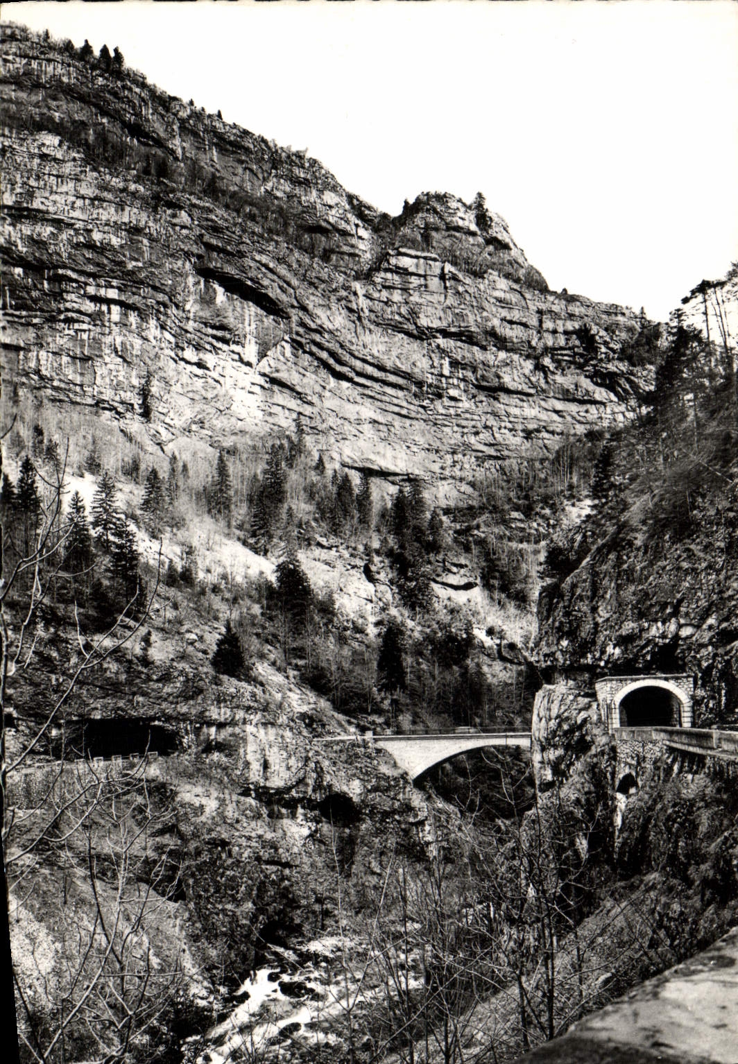 MODERN CARD Landscapes of Vercors Falls of Bourne the Bridge of Goule Black