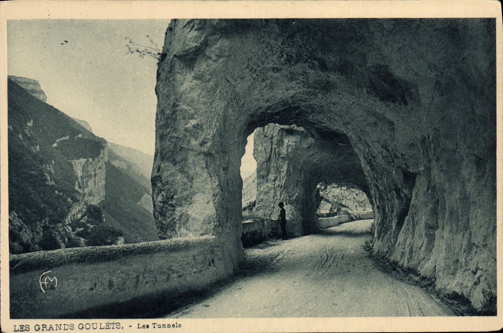 VINTAGE POSTCARD Great Narrow parts Tunnels
