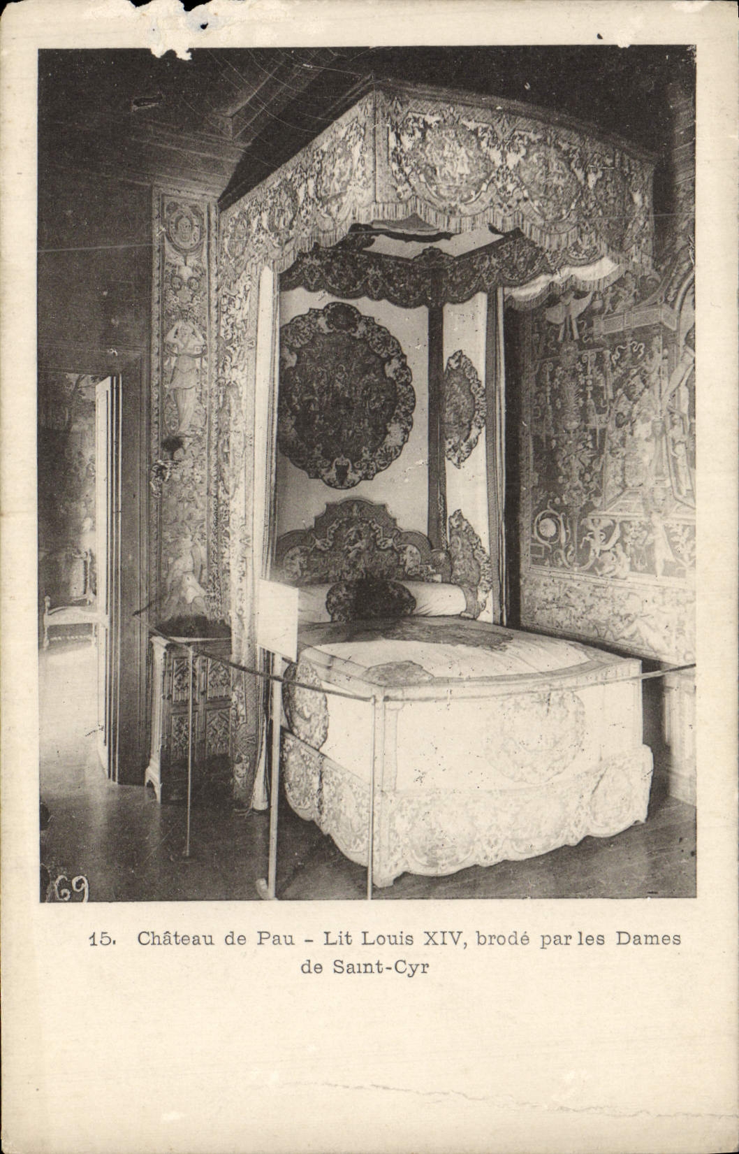 El castillo de la POSTAL de la VENDIMIA del Lit Louis XIV de Pau borda por las señoras de Cyr Saint