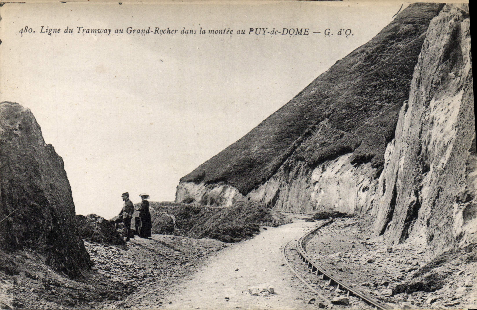 Línea de la POSTAL de la VENDIMIA de la tranvía a la roca grande en la subida de Puy de Dome