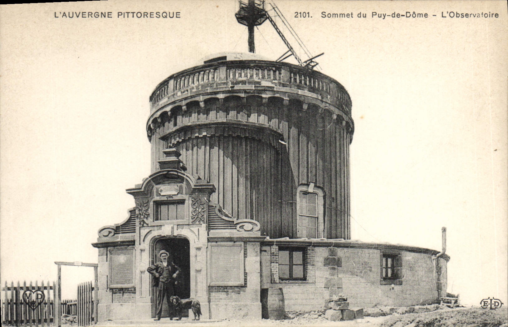 VINTAGE POSTCARD Summit of Puy of dome the Observatory