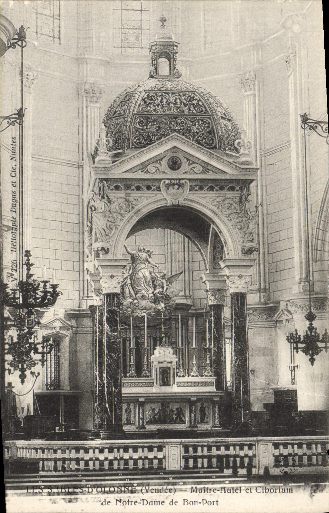 Puente del horno de Moitre de la POSTAL de la VENDIMIA Sables d'Olonne y ciborio de Notre Dame del buen puerto