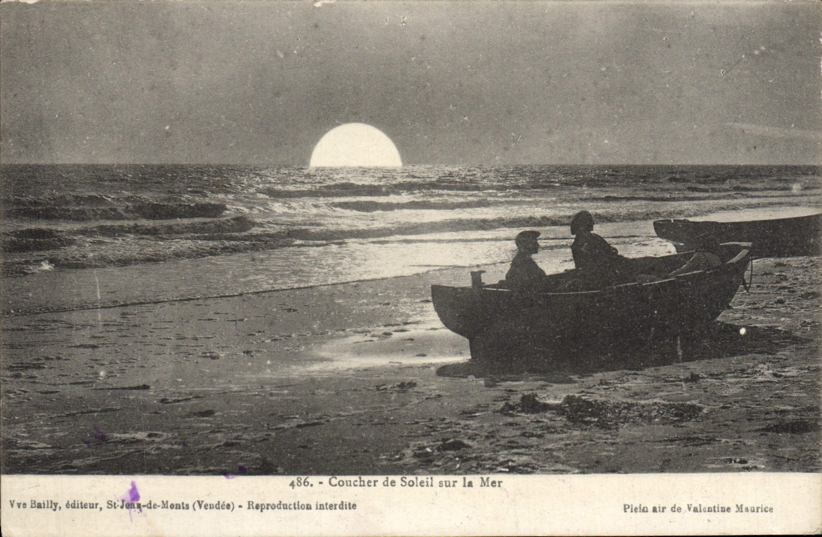 VINTAGE POSTCARD Sunset on the sea
