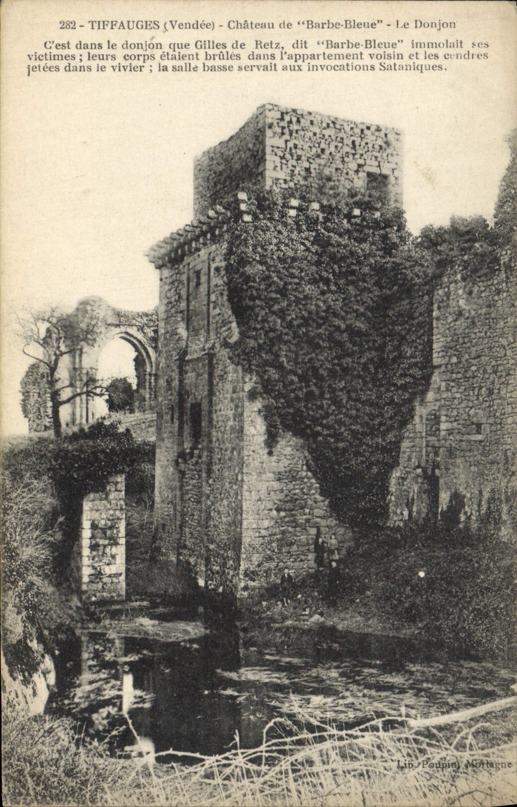 CPA Tiffauges Chateau de Barbe Bleue Le donjon