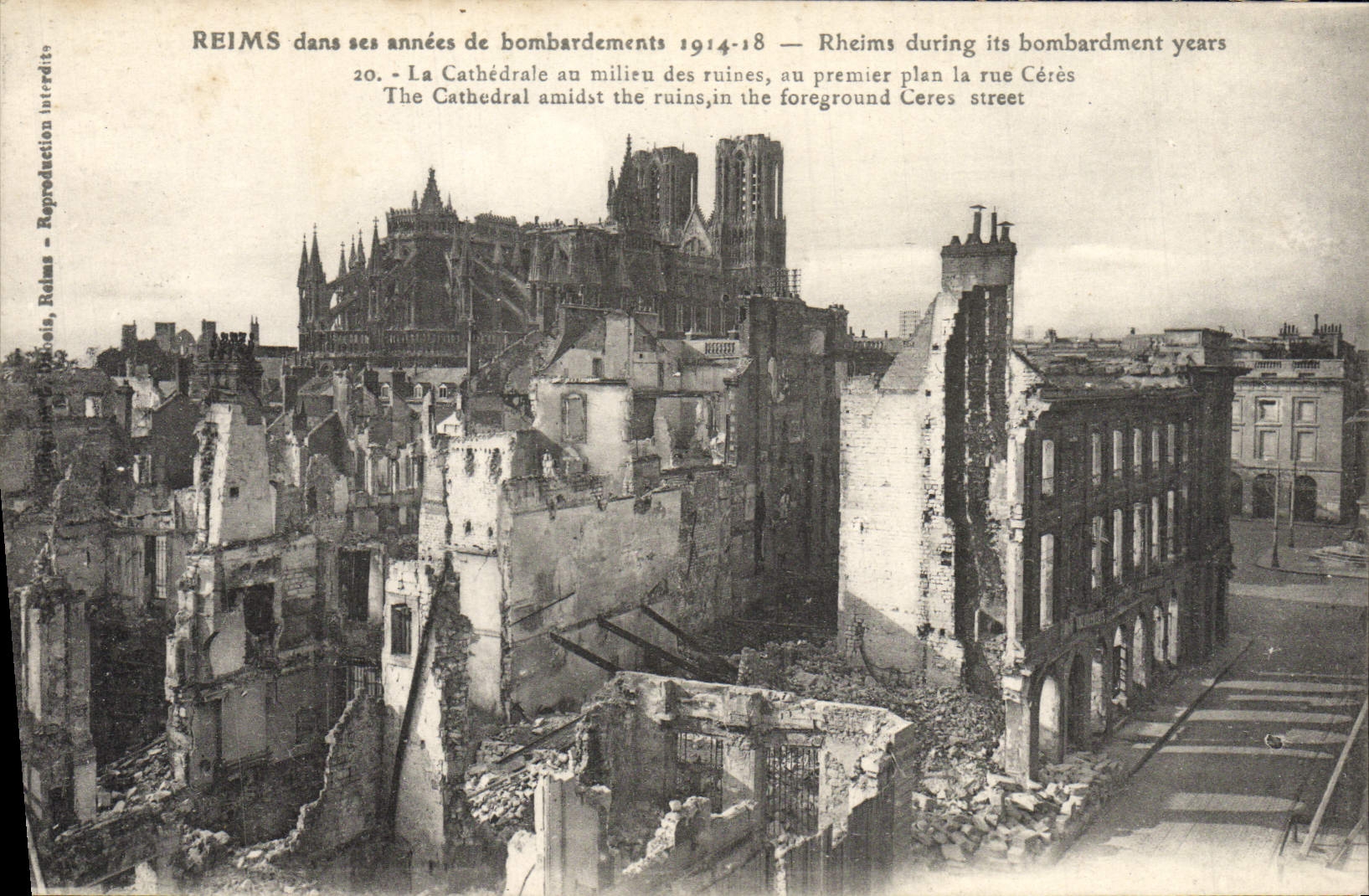 CPA Reims Dans Ses Annees de Bombardements Cathedrale