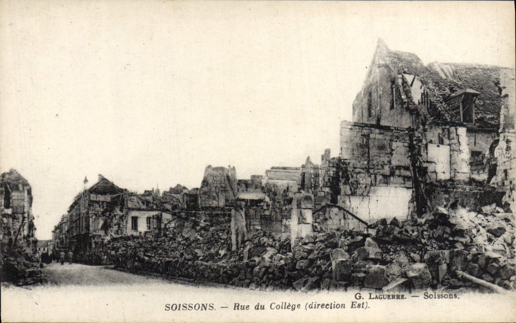 VINTAGE POSTCARD Soissons Street of the Militaria College