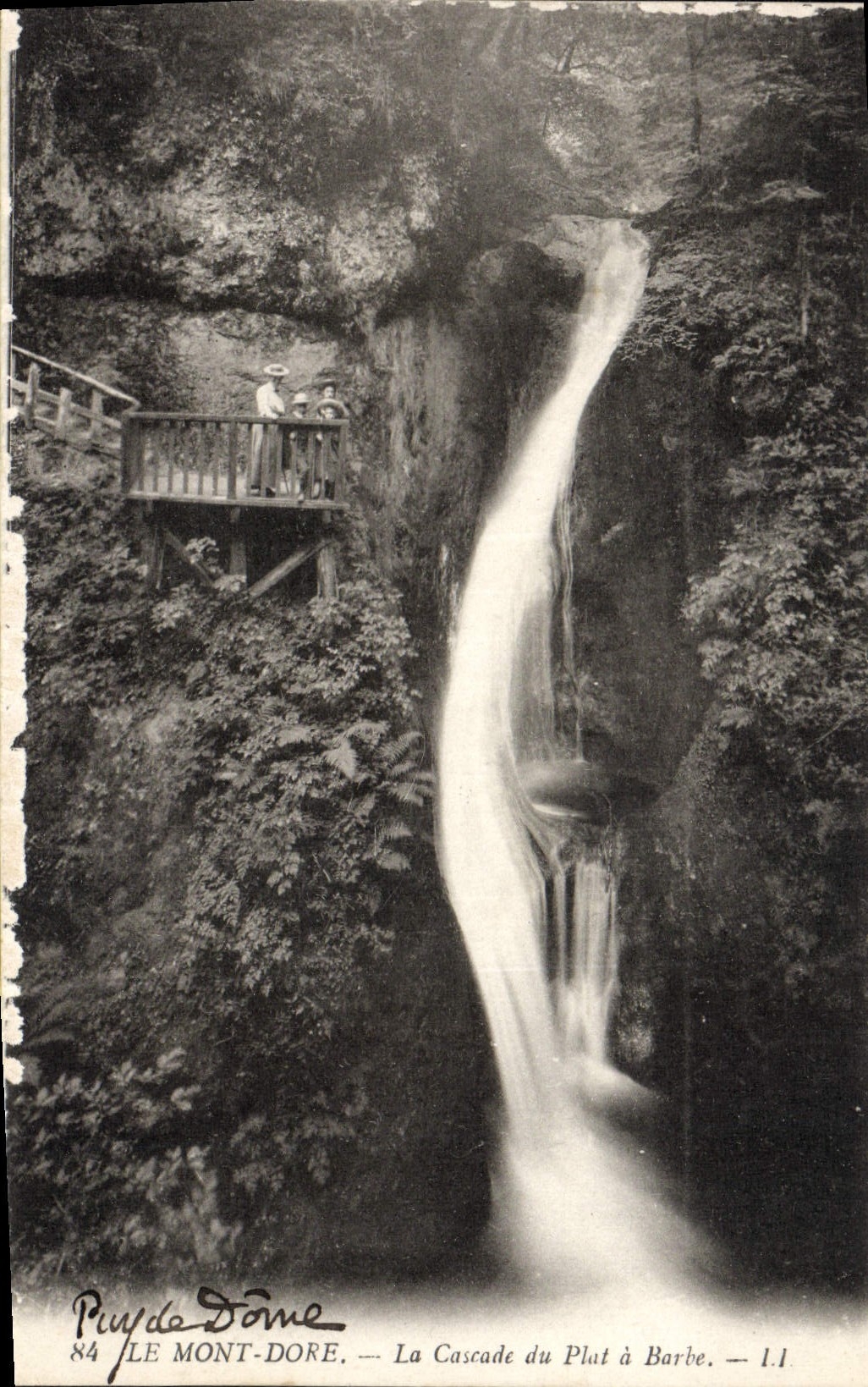 VINTAGE POSTCARD the Mount Gilds the Cascade of the Shaving mug