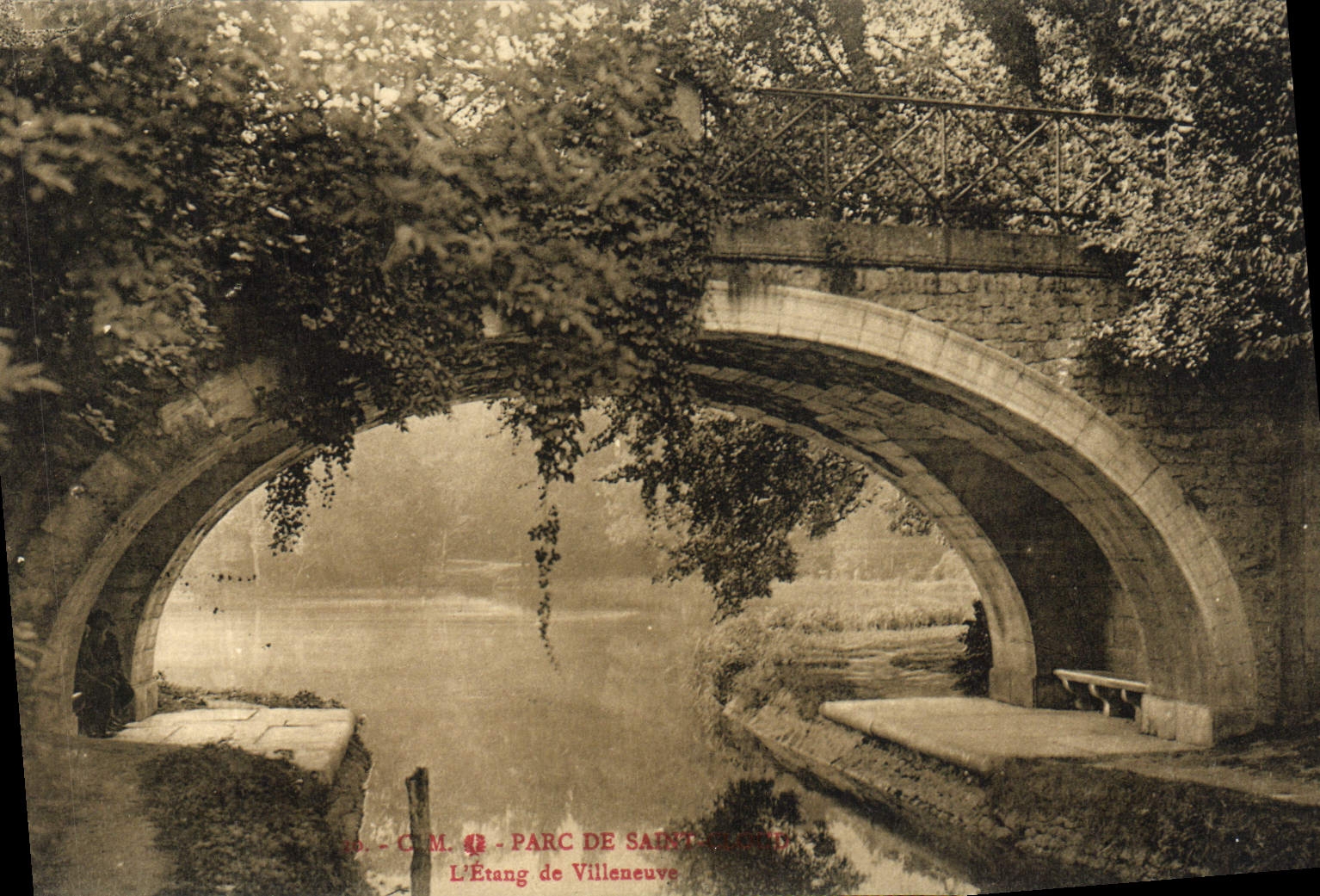 CPA Parc de Saint Cloud L'etang de Villeneuve