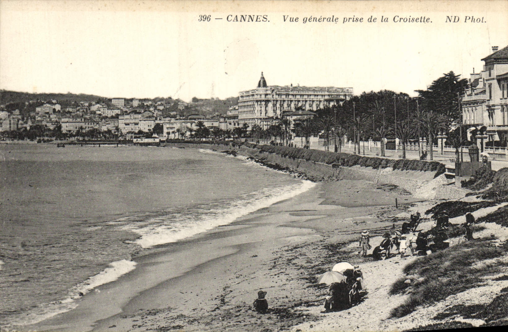 CPA Cannes Vue Generale Prise de la Croisette
