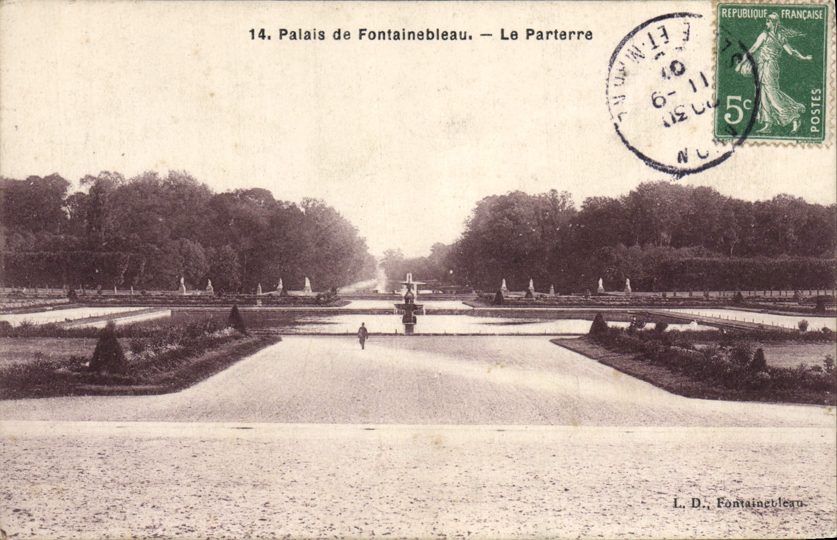 VINTAGE POSTCARD Palate of Fontainebleau the Floor