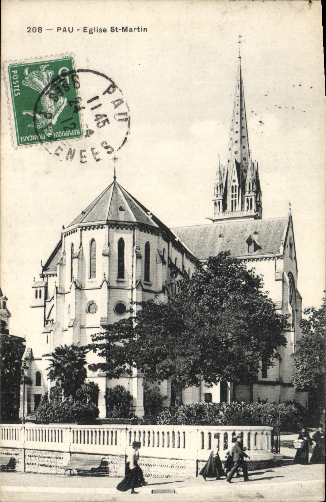 VINTAGE POSTCARD Pau Church St Martin
