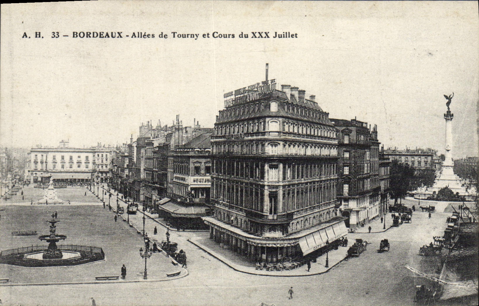 CPA Bordeaux Allees de Tourny et Cours du XXX Juillet
