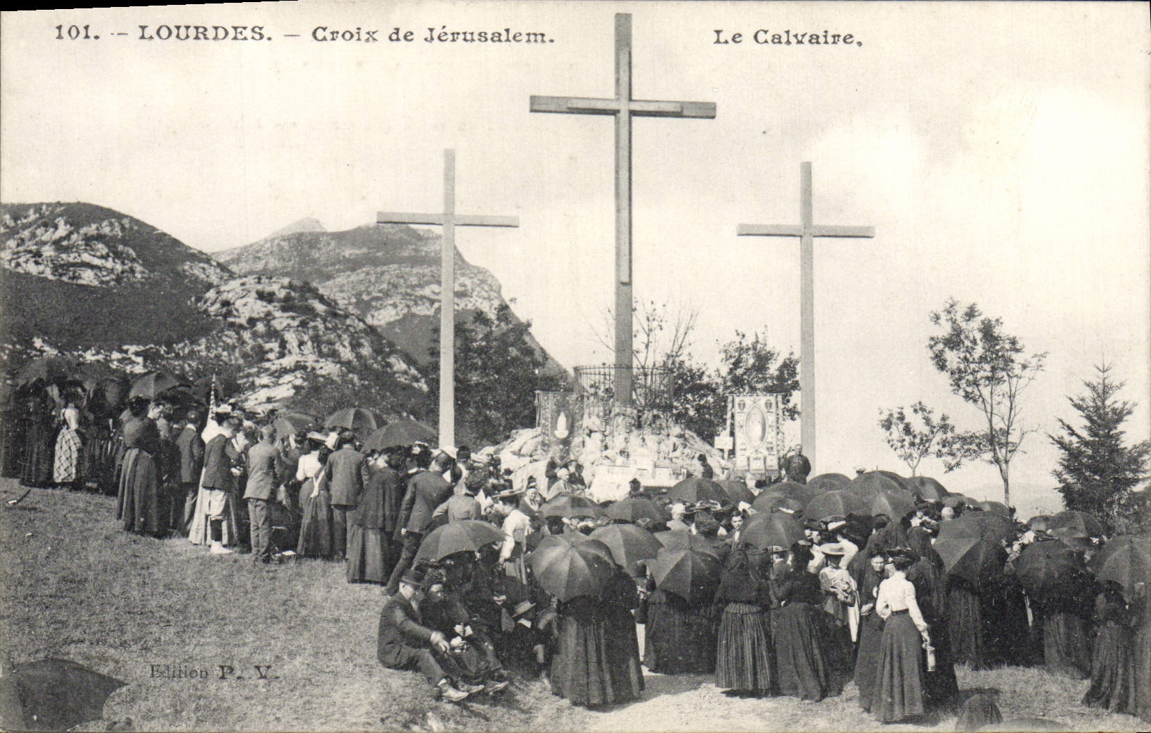 VINTAGE POSTCARD Heavy Crosses of Jerusalem the Martyrdom