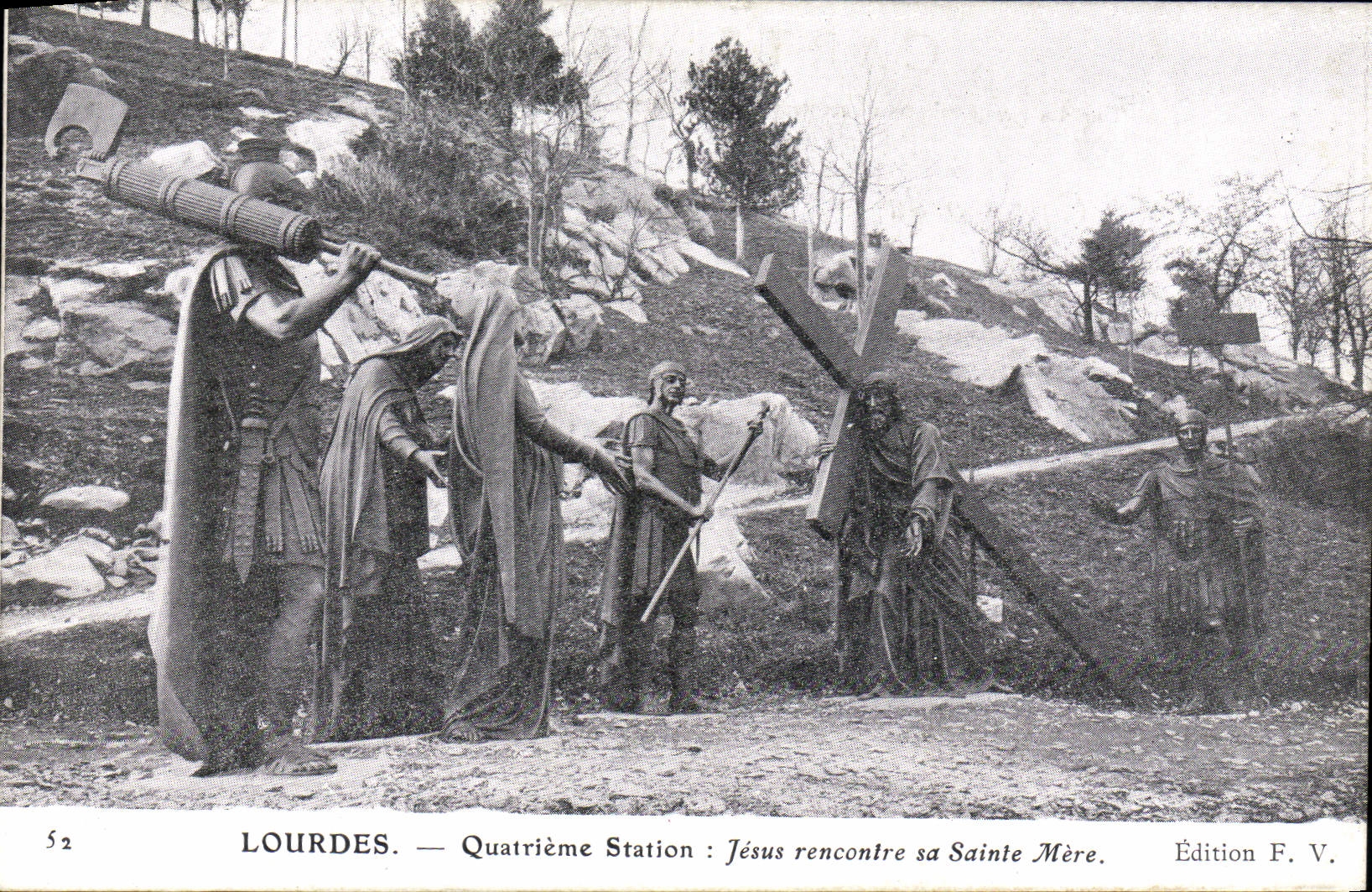 VINTAGE POSTCARD Lourdes Fourth Jesus Station meets his Sainte Mother