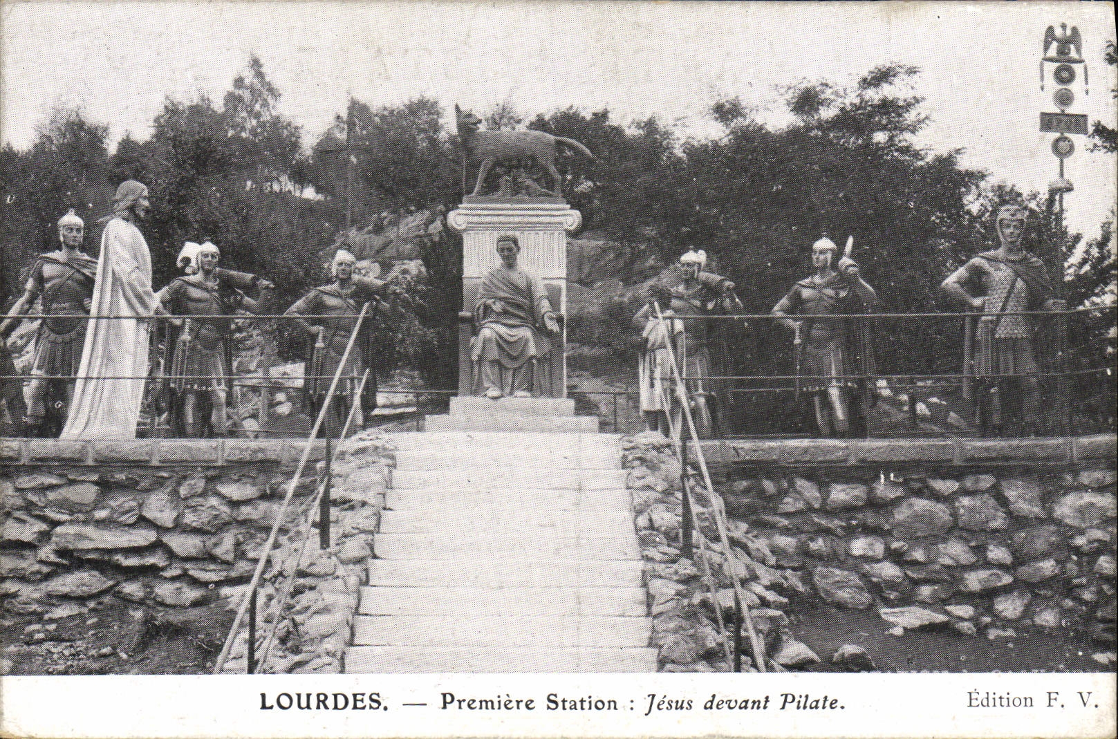 VINTAGE POSTCARD Heavy First Jesus Station in front of Pilate