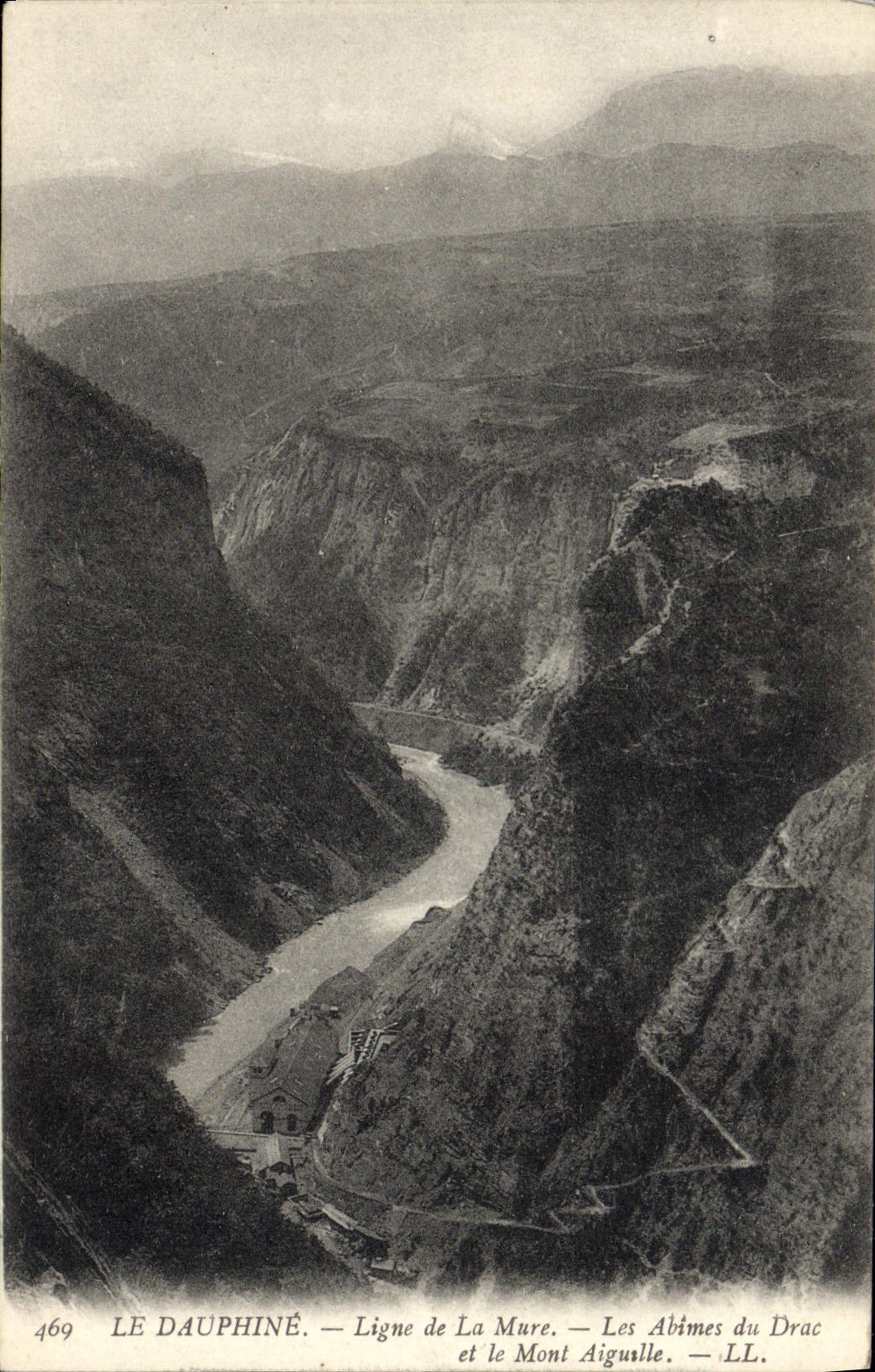 CPA Le Dauphine Ligne de la Mure Les Abimes du Drac et le Mont aiguille