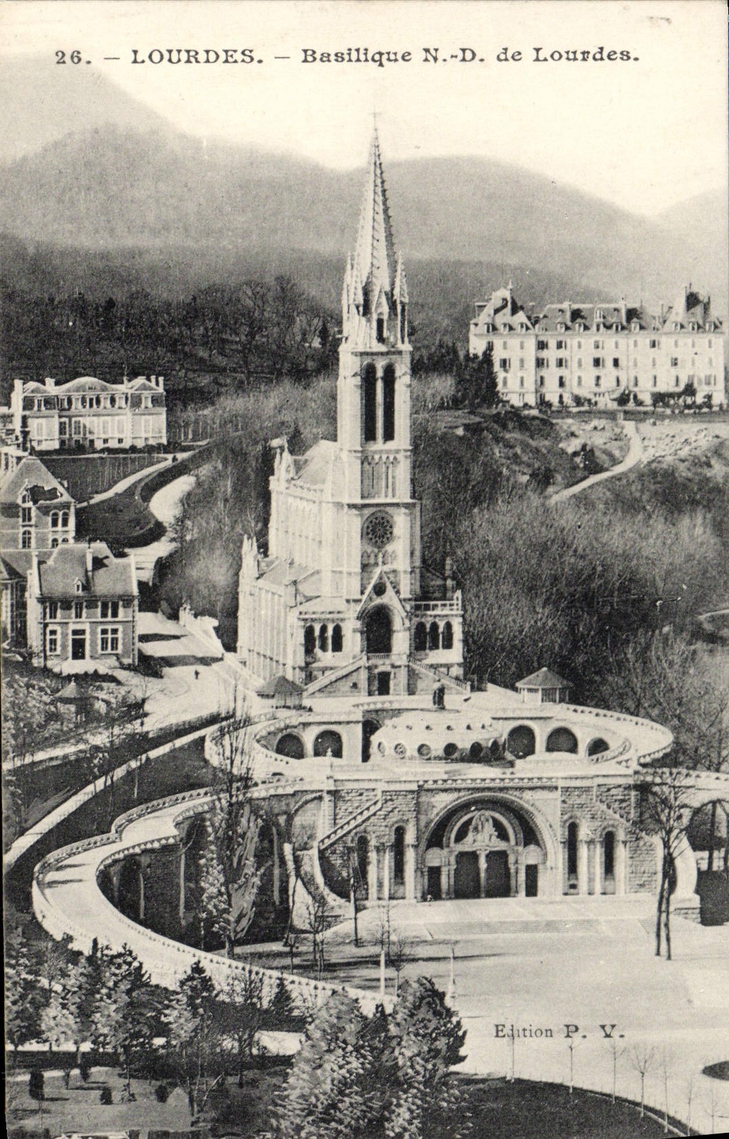 VINTAGE POSTCARD Heavy Basilica Notre Dame de Lourdes