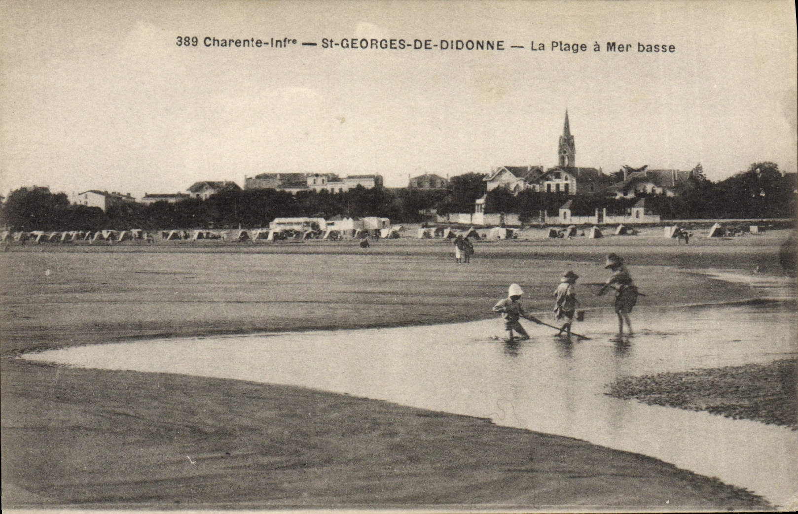 VINTAGE POSTCARD Charente Saint Georges De Didonne the Beach has Low Mer Children