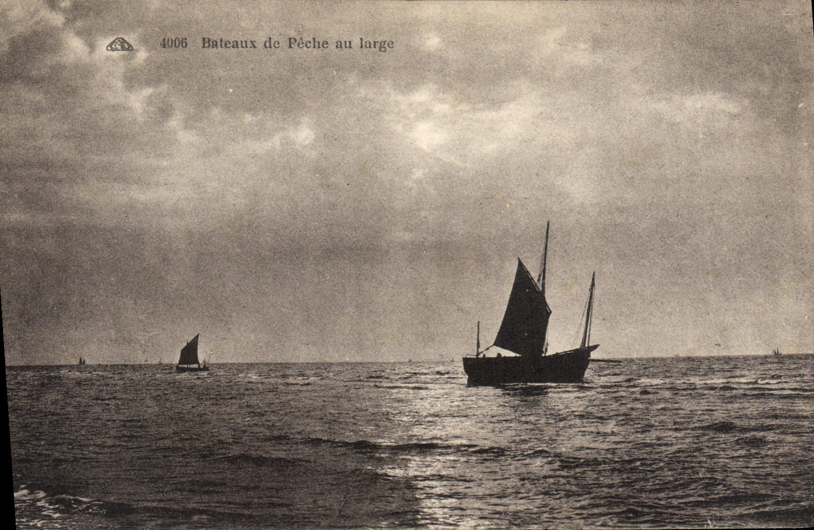 CPA Bateaux de Peche au Large