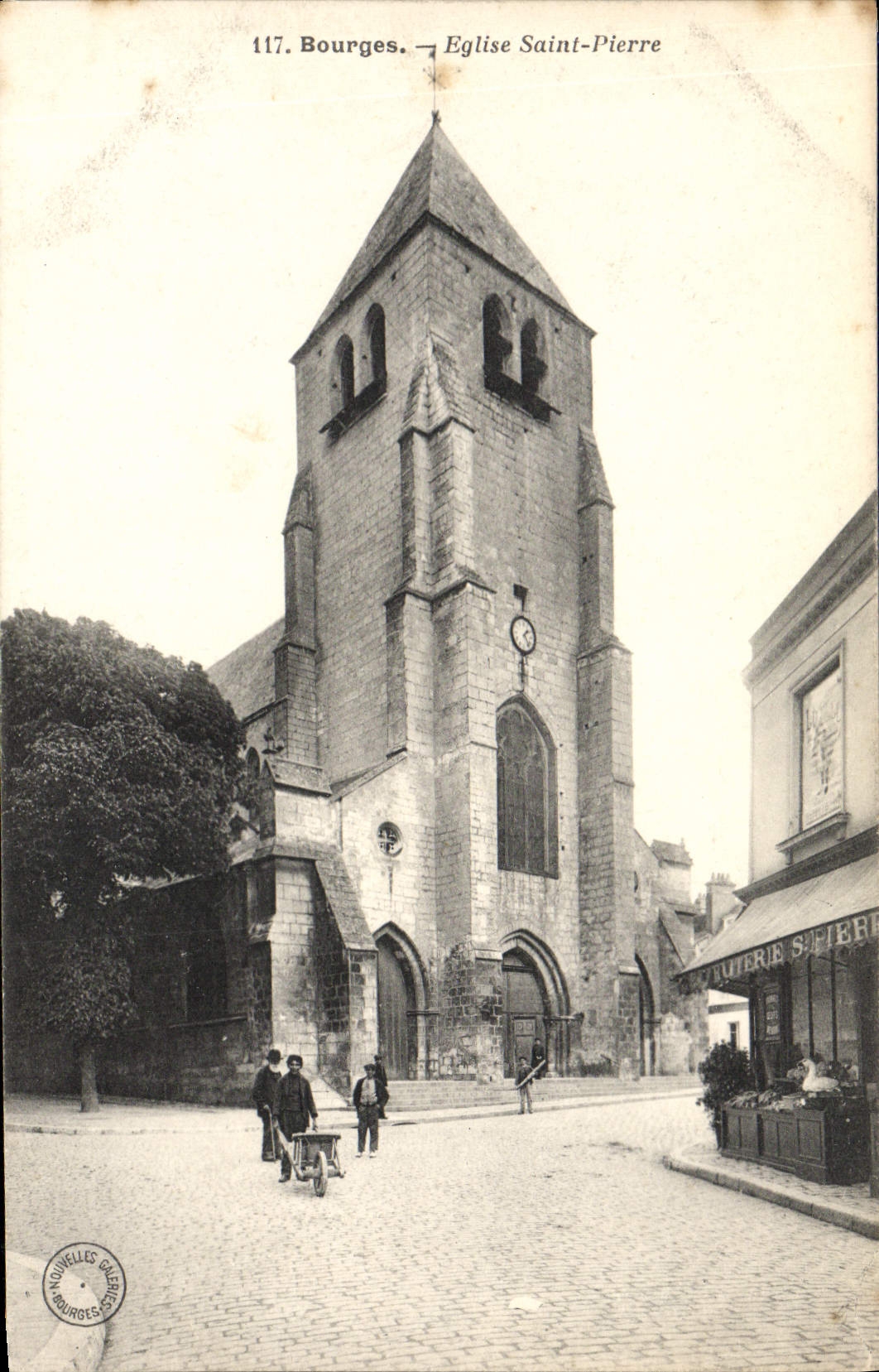 Saint Pierre de la iglesia de Bourges de la POSTAL de la VENDIMIA