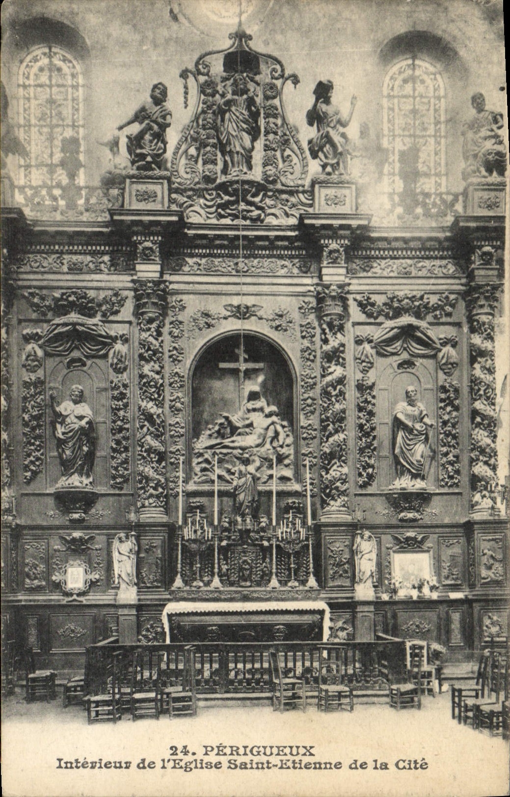 CPA Perigueux Interieur de l'Eglise Saint Etienne de la Cite