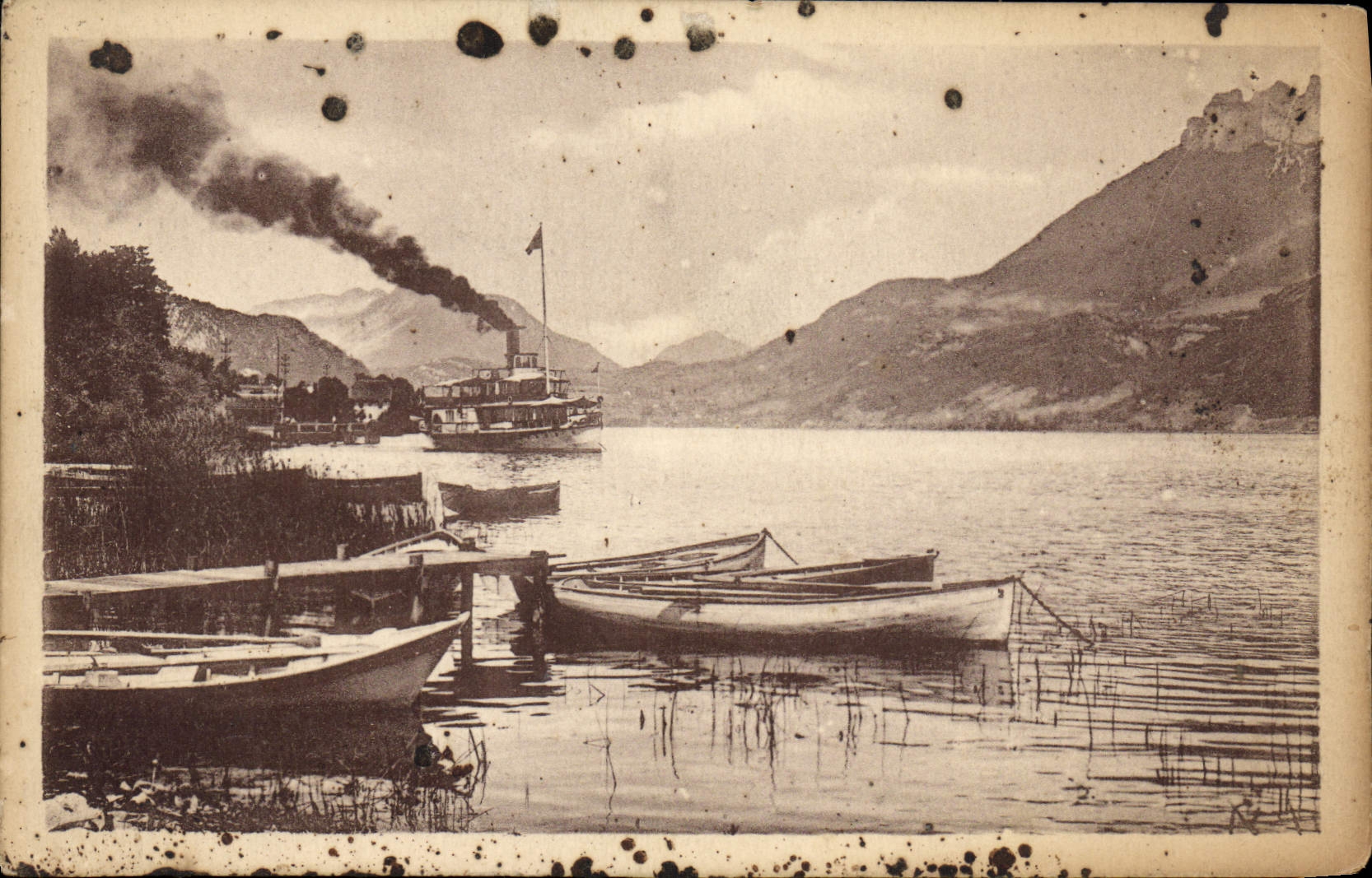 CPA Annecy Le Lac Embarcadere De Lathuile