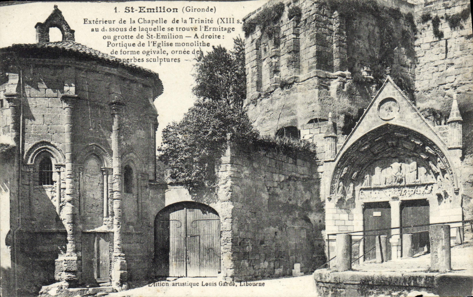 CPA Saint Emilion Exterieur de la Chapelle de la Trinite