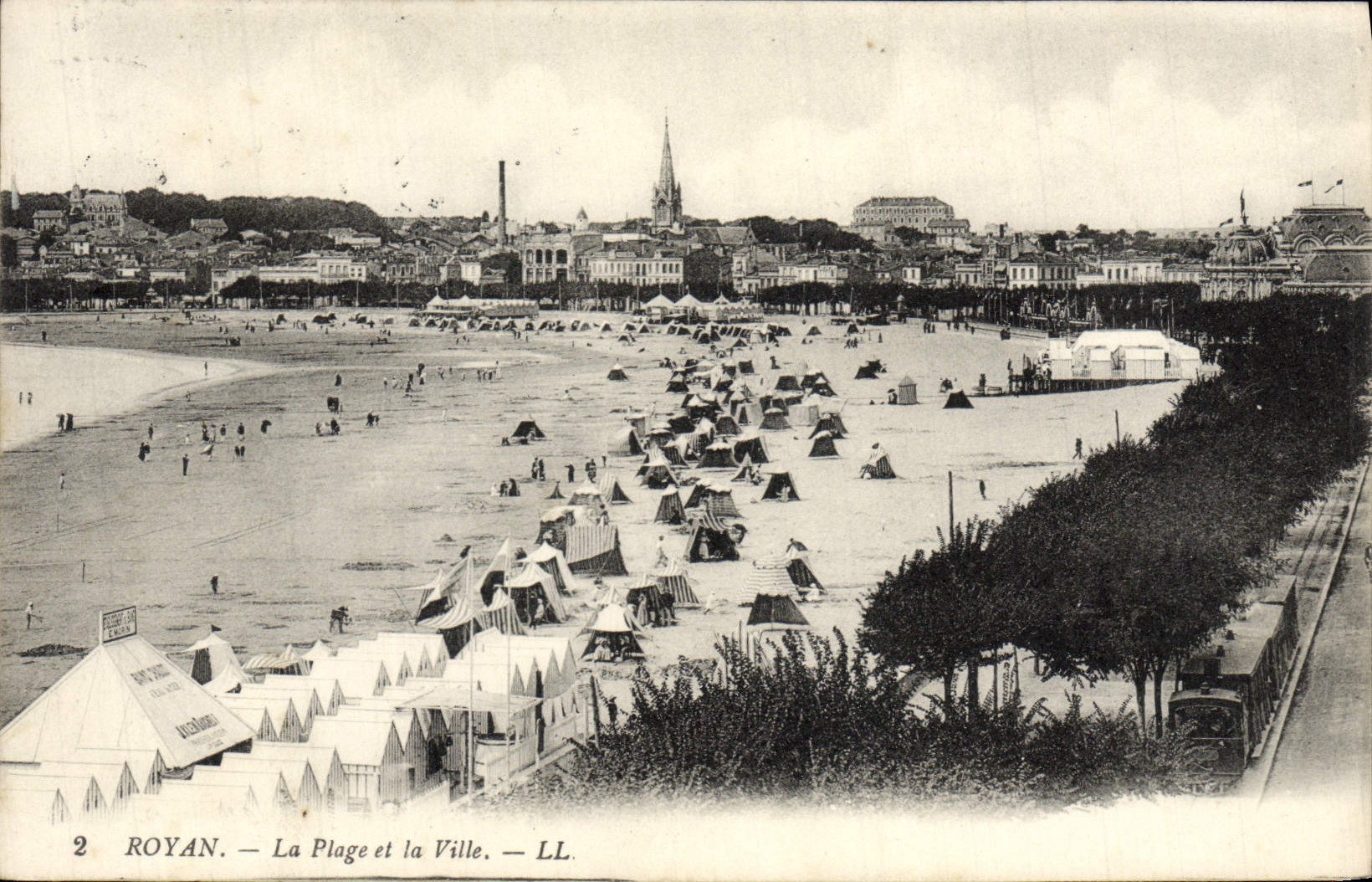 VINTAGE POSTCARD Royan the Beach and the City