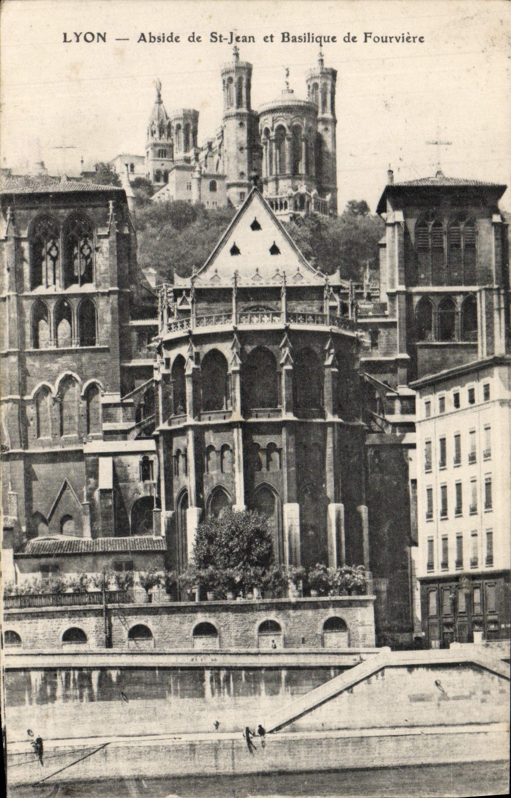 Apse de Lyon de la POSTAL de la VENDIMIA de Jean Saint y Basilique de Fourviere
