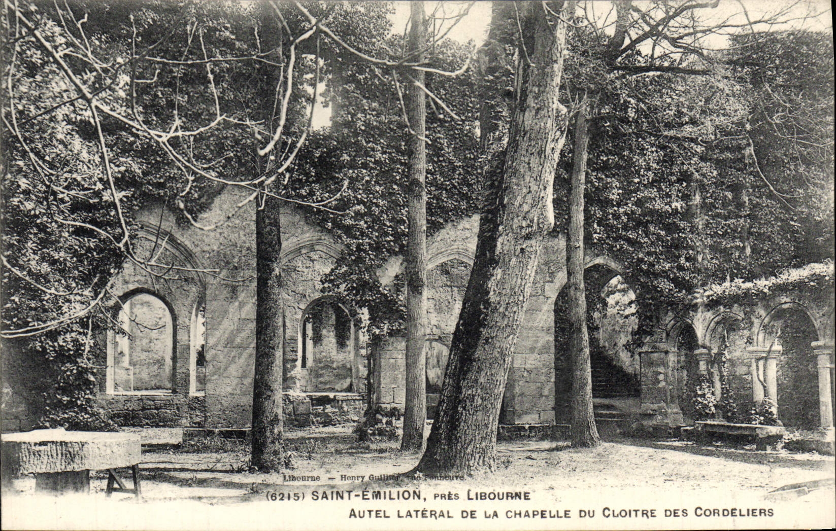 Puente lateral cercano santo del horno de Emilion Libourne de la POSTAL de la VENDIMIA de la cámara acorazada del claustro de Cordeliers