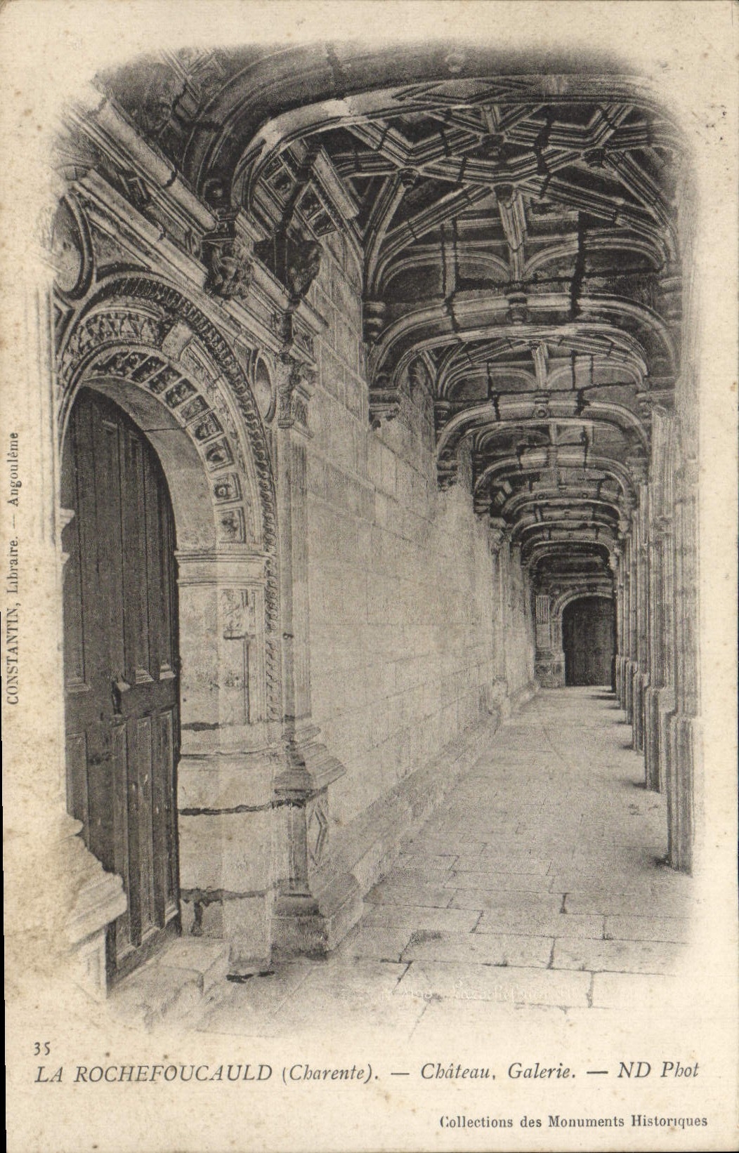 CPA La Rochefouchauld Chateau Galerie