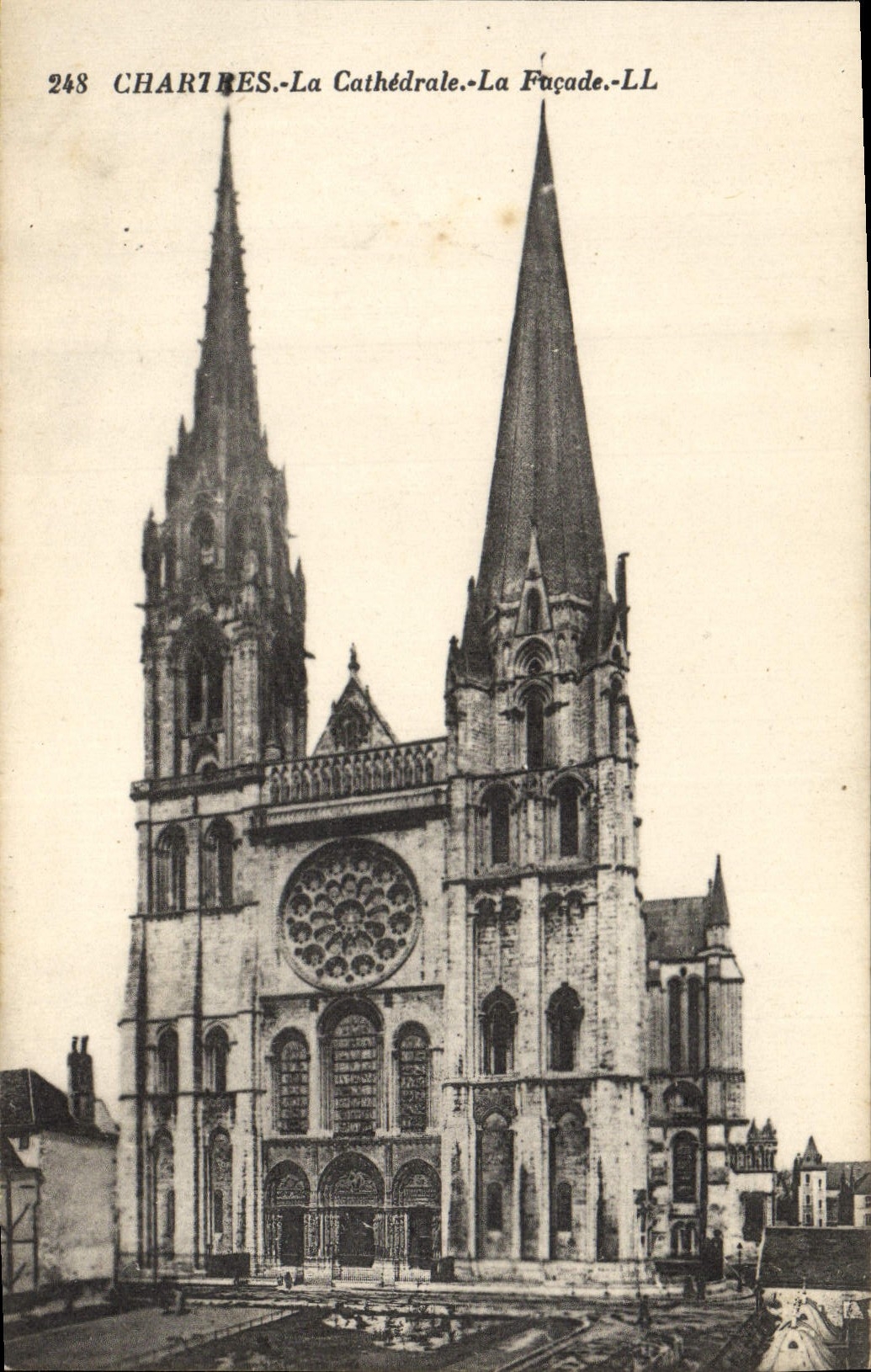 CPA Chartres La Cathedrale La Facade
