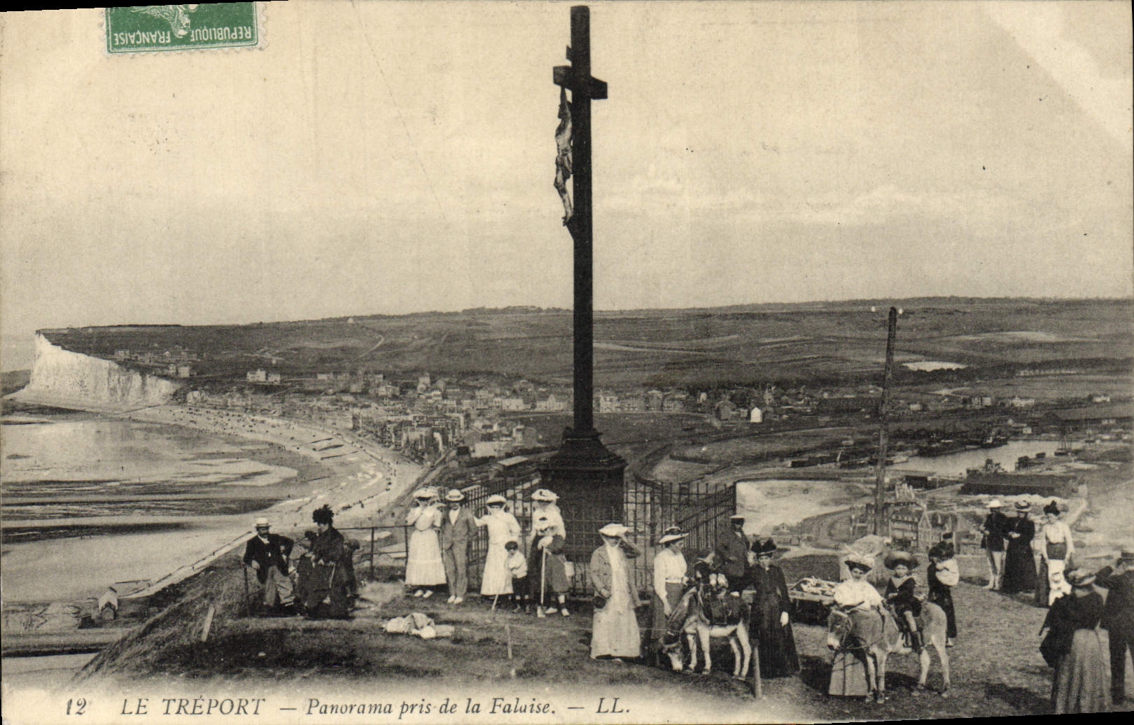 Panorama de Treport de la POSTAL de la VENDIMIA tomado de las mujeres del acantilado - mulas del asno de los niños