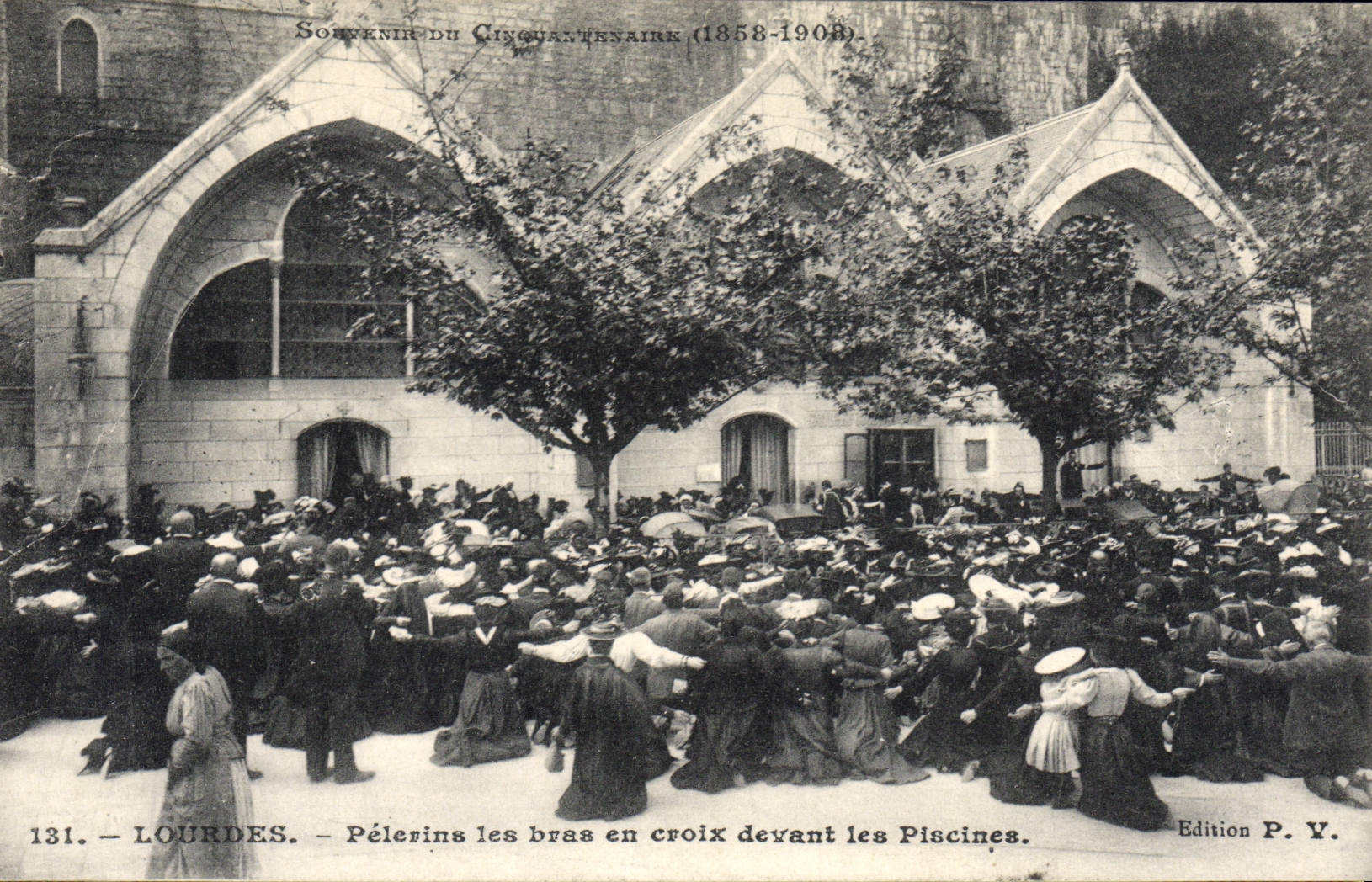VINTAGE POSTCARD Heavy Pilgrims Arms in cross in front of the Swimming pools