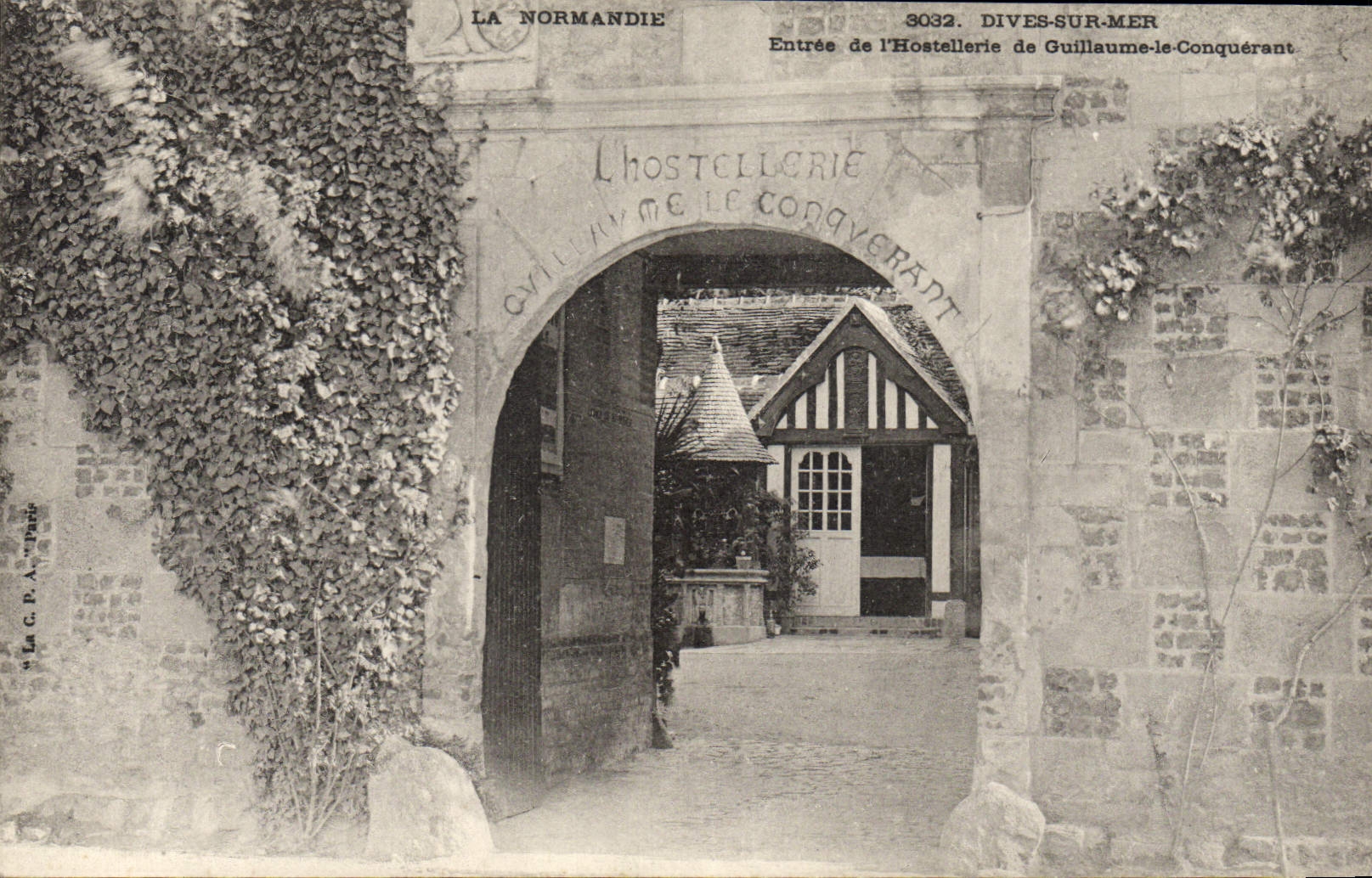 POSTAL Normandía de la VENDIMIA divina en el mar entrado del mesón de moda del país de Guillermo el conquistador