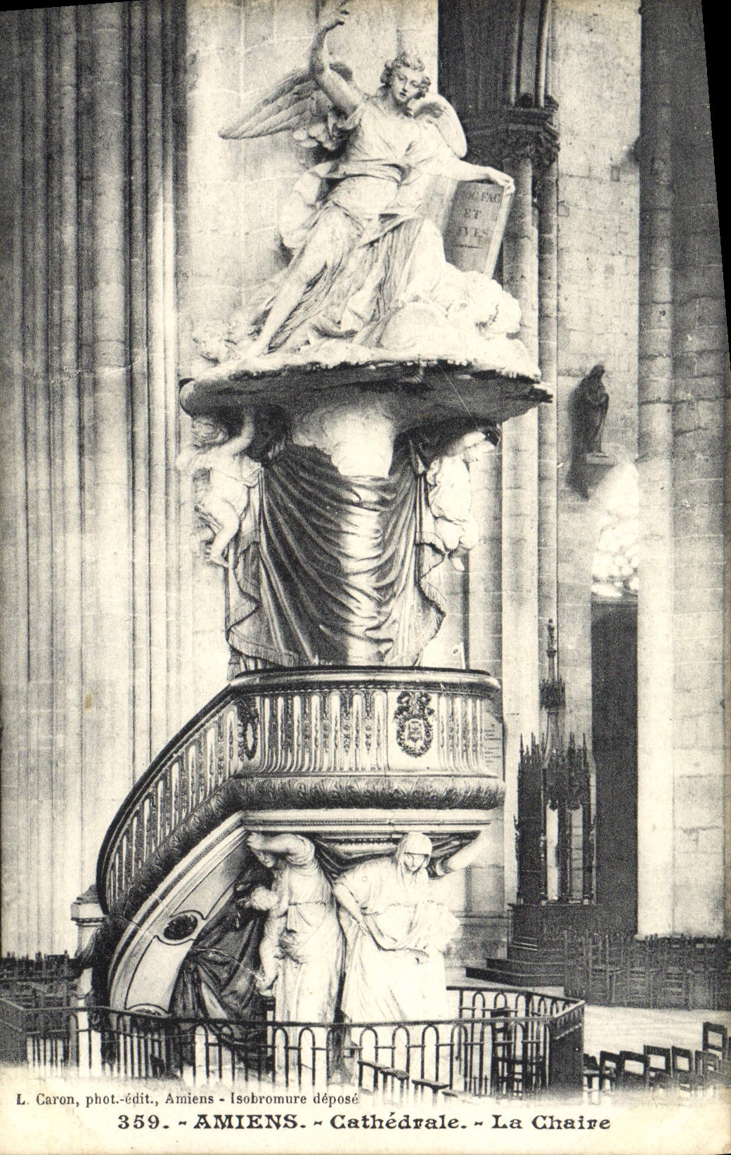 VINTAGE POSTCARD Amiens Cathedral the Pulpit