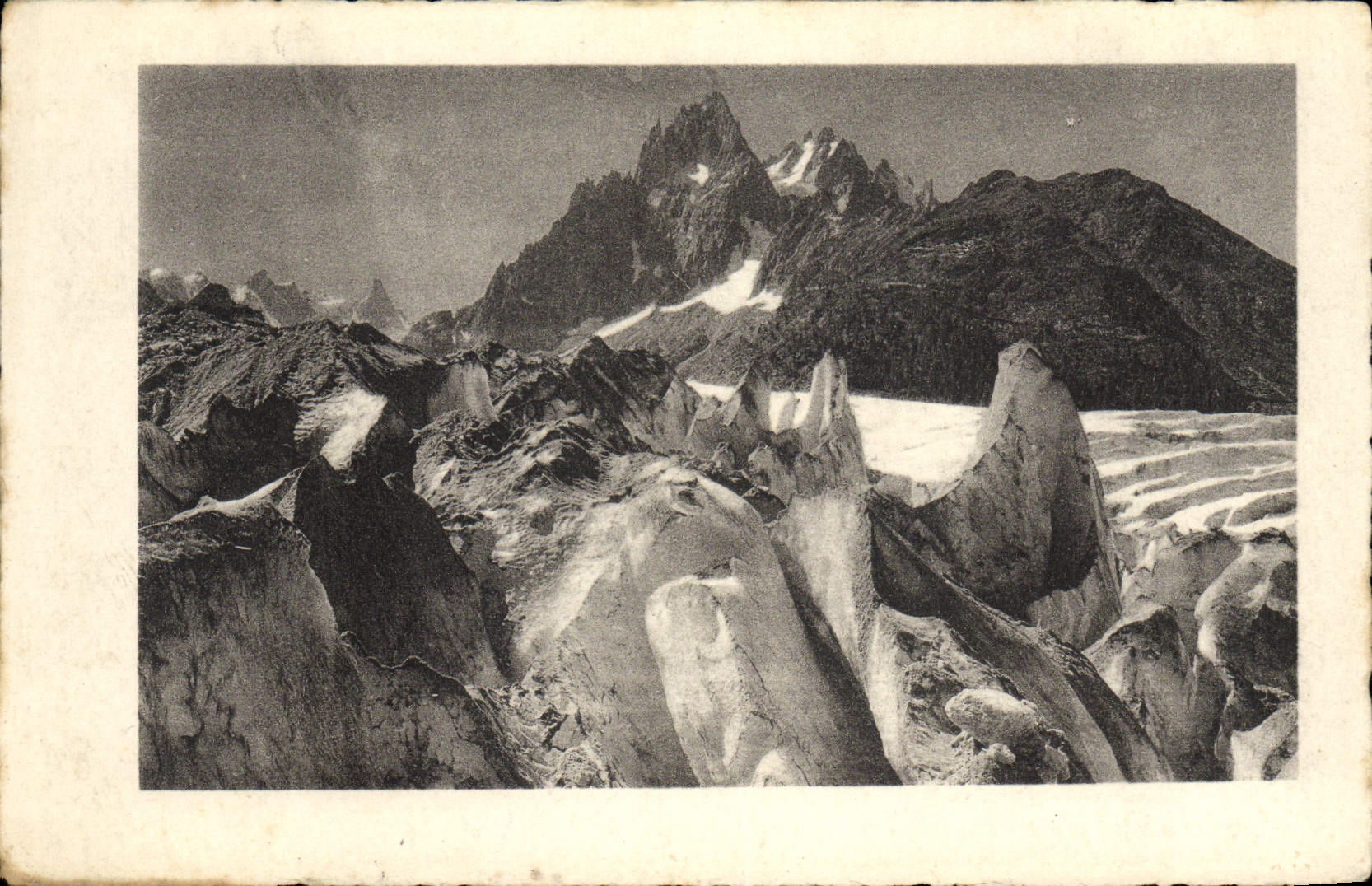 Mar de Chamonix de la POSTAL de la VENDIMIA del hielo visto del sombrero