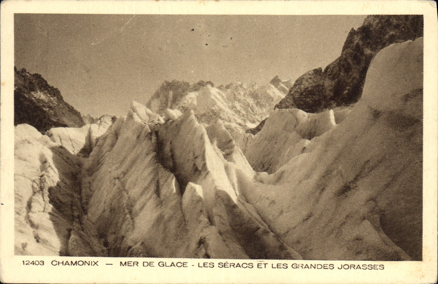 Mar de Chamonix de la POSTAL de la VENDIMIA del hielo Seracs y Jorasses grandes