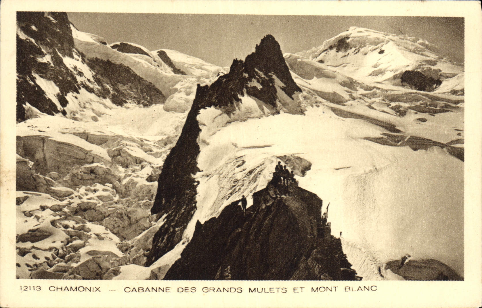 CPA Chamonix Cabanne des Grands Mulets et Mont Blanc