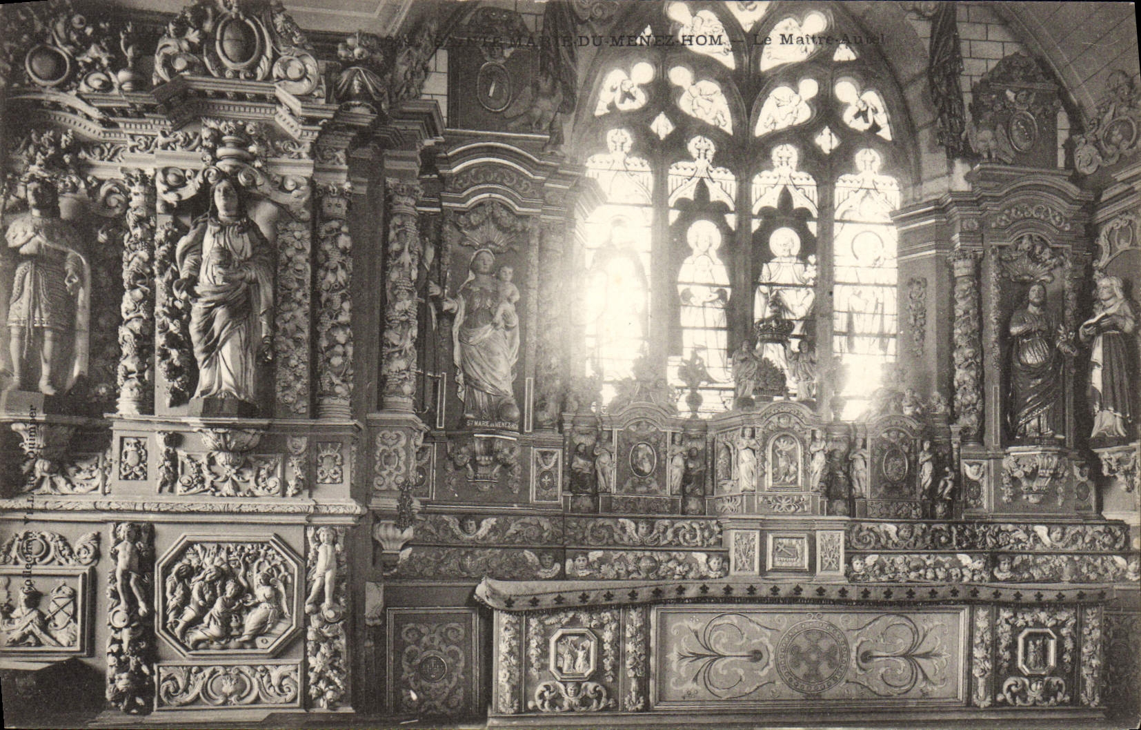 CPA Sainte Marie du Menez Hom Le maitre autel