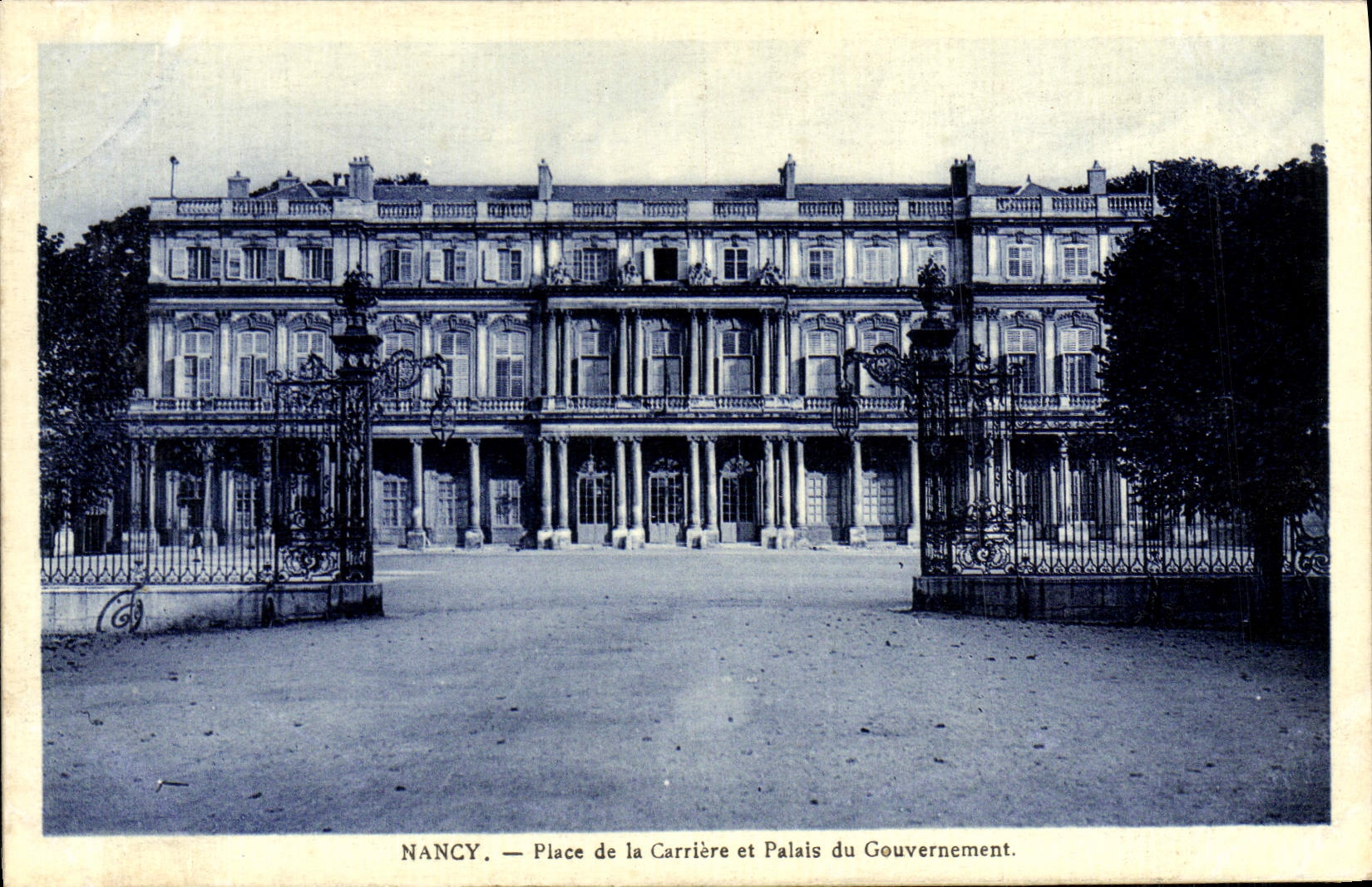 CPA Nancy Place De La Carriere Et Palais Du Governement